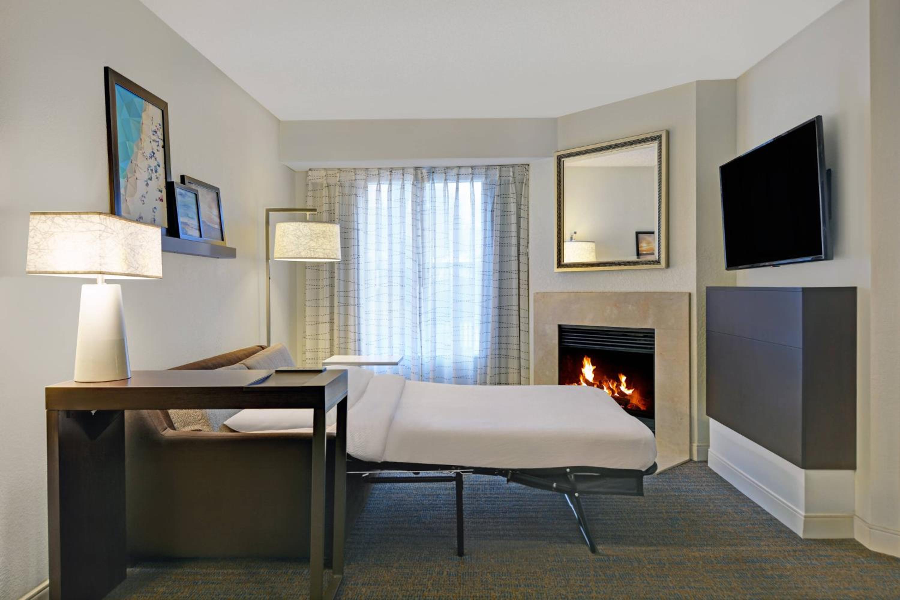 Two-Bedroom King Suite with Sofa Bed - Photo 6