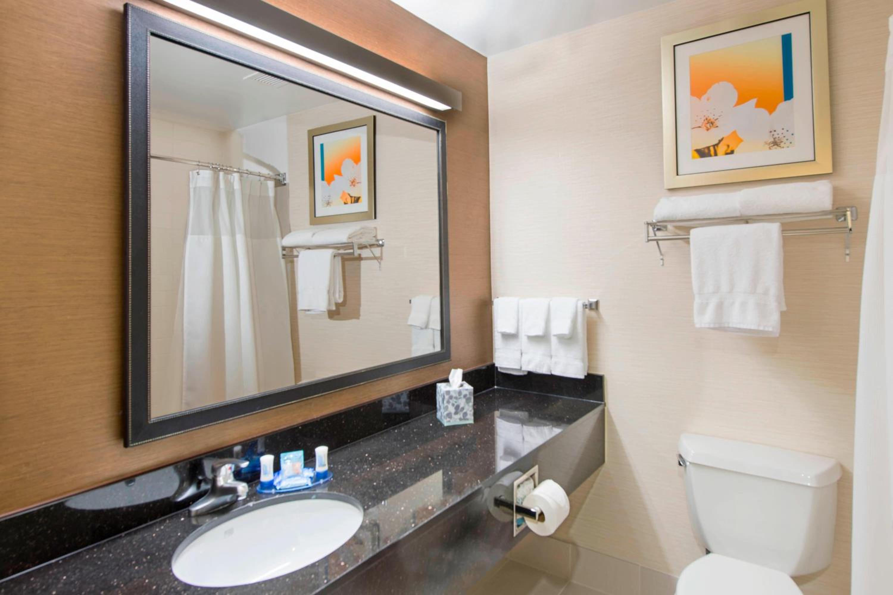 Double Room with Two Double Beds - Photo 2