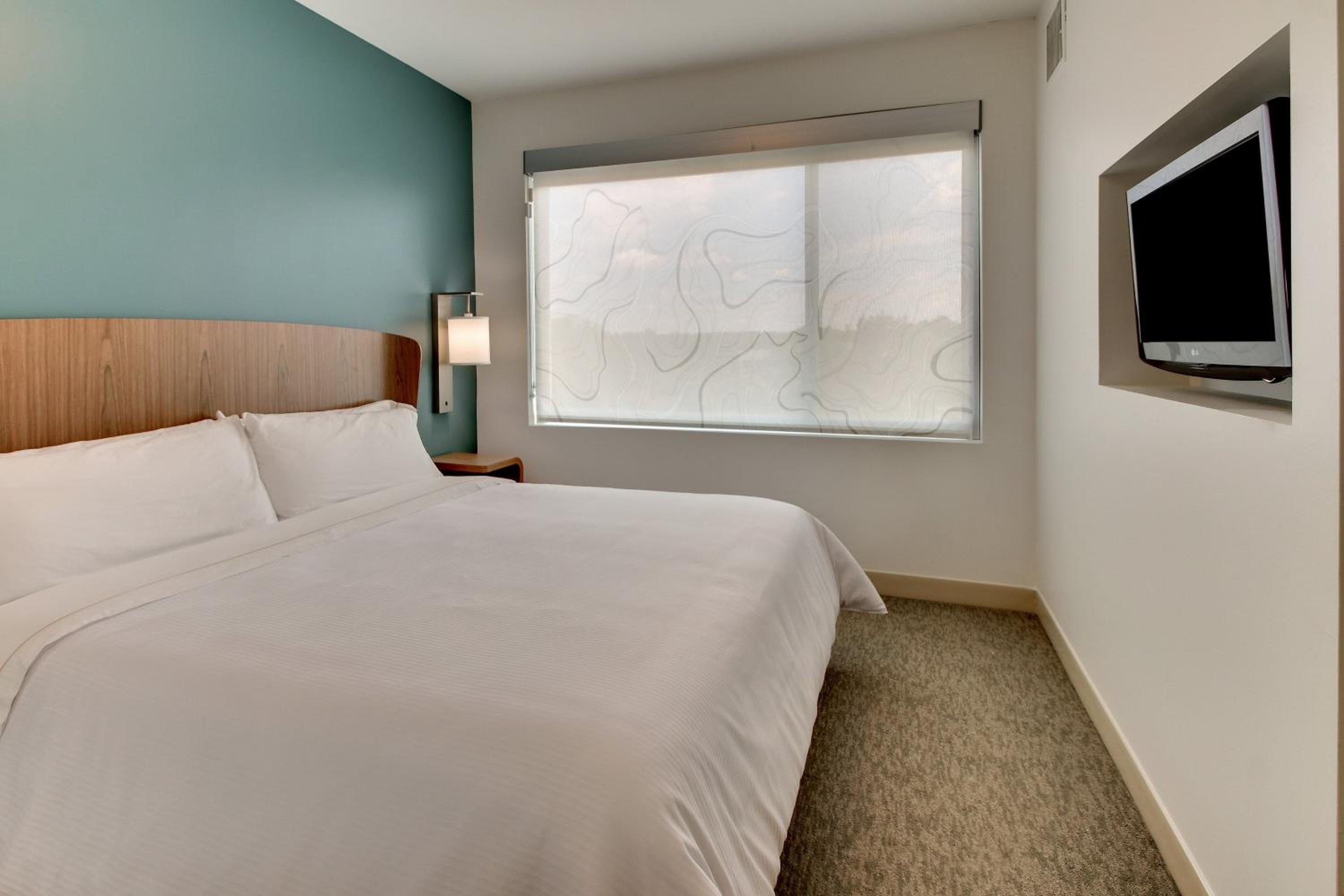 Studio Queen Room with Two Queen Beds  photo 3