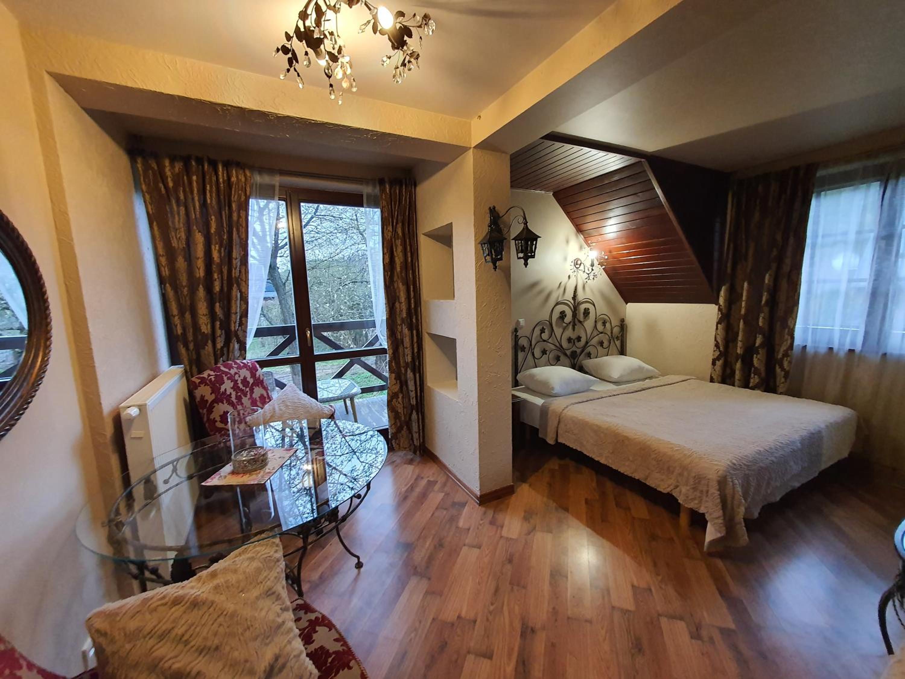 Deluxe Queen Room - Photo 1