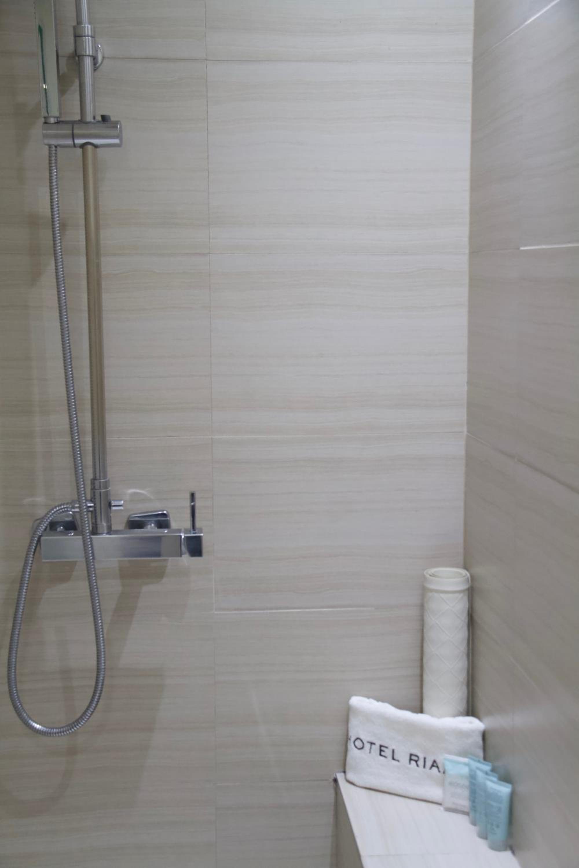 King Suite - Photo 5