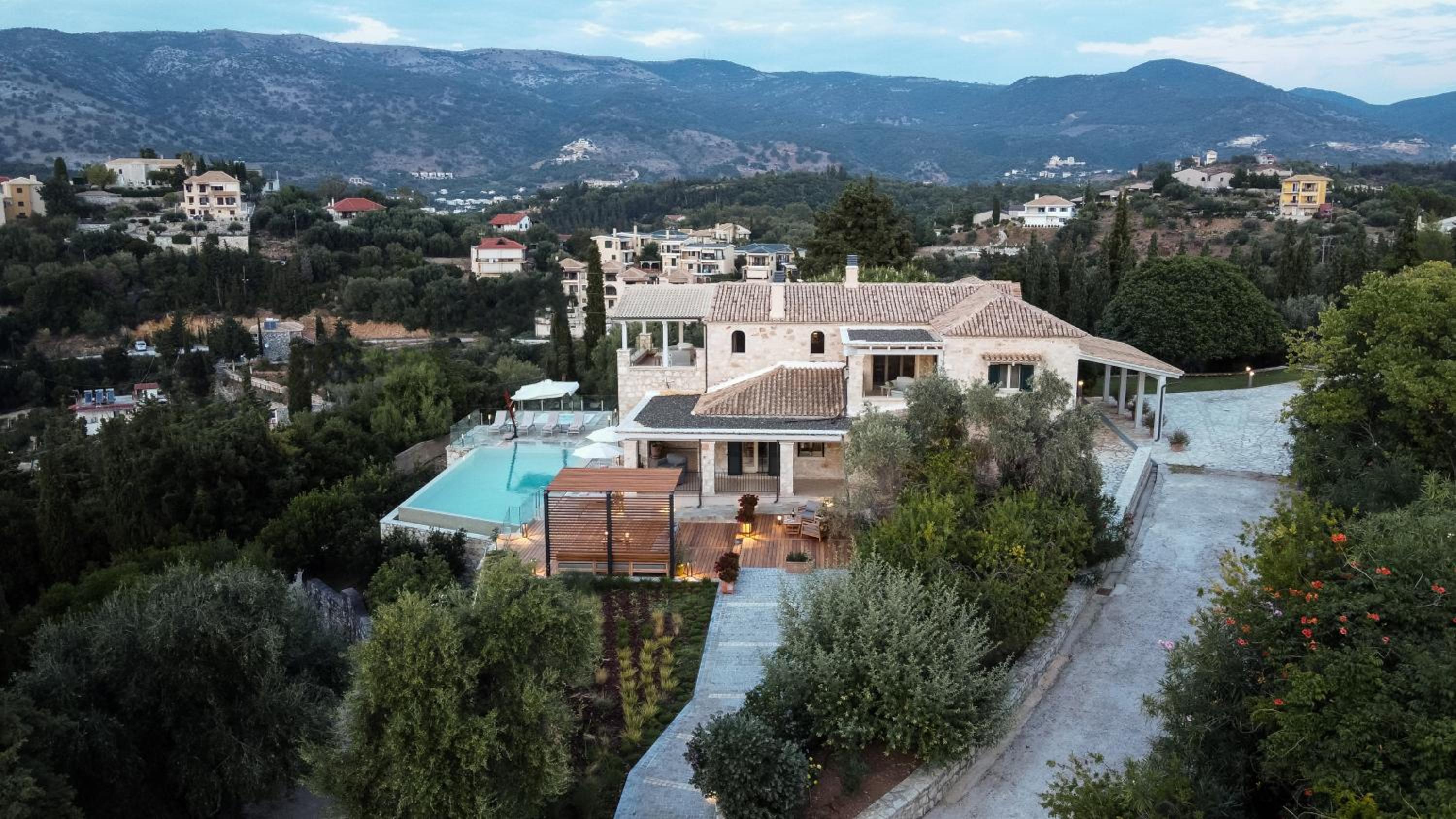 Villa photo 2