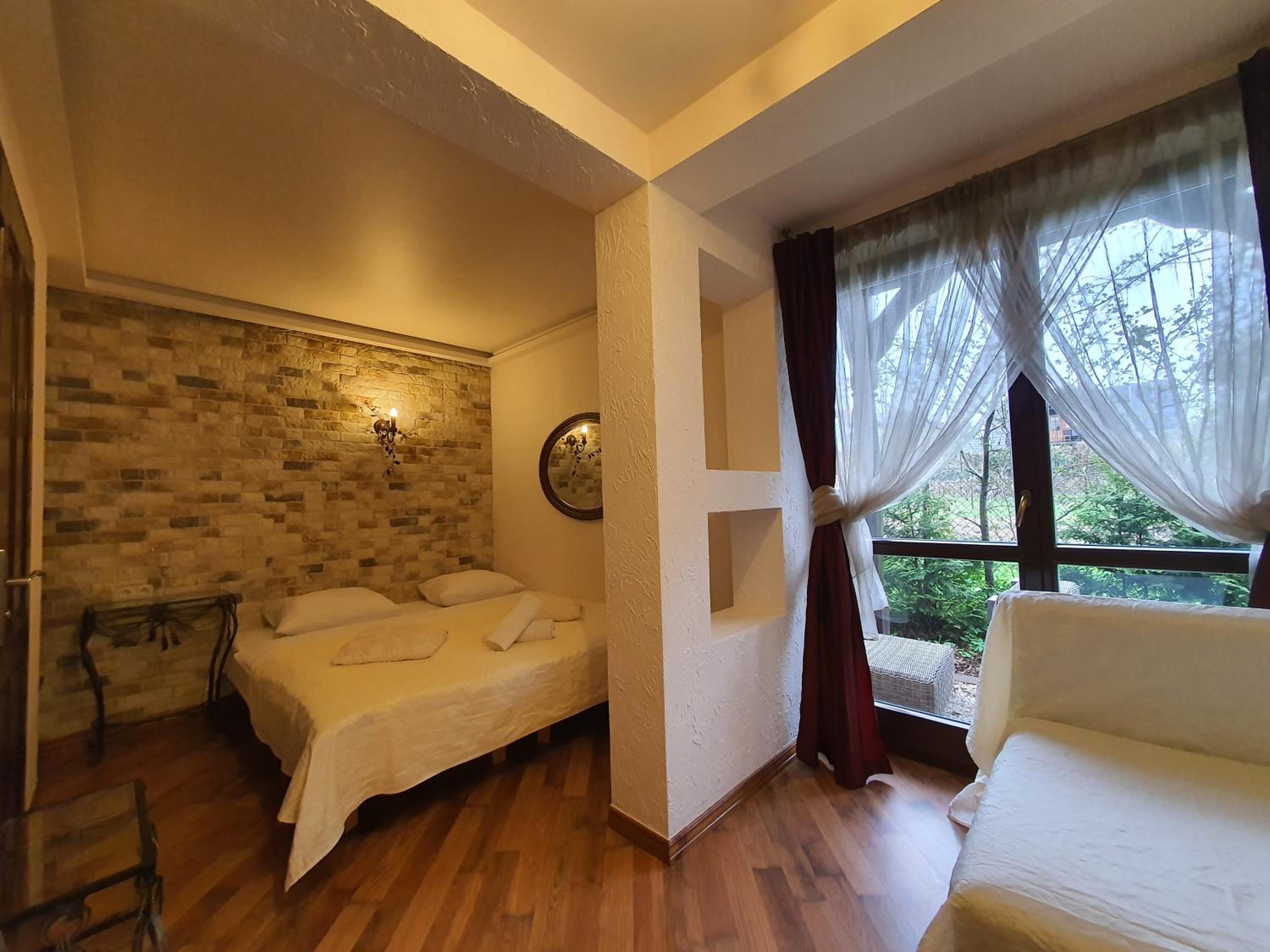 Deluxe Queen Room - Photo 5