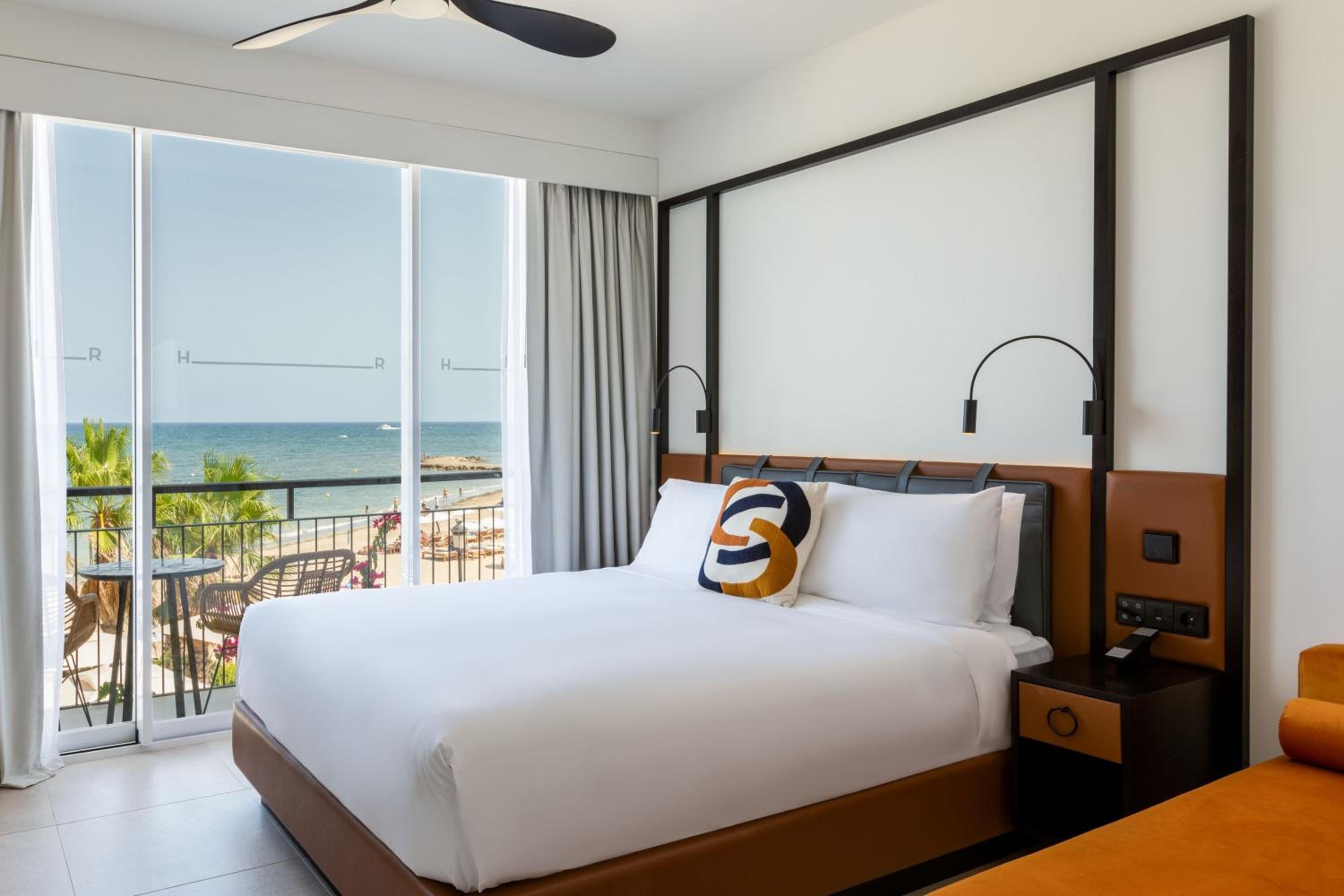 Premier Queen Room with Sea View