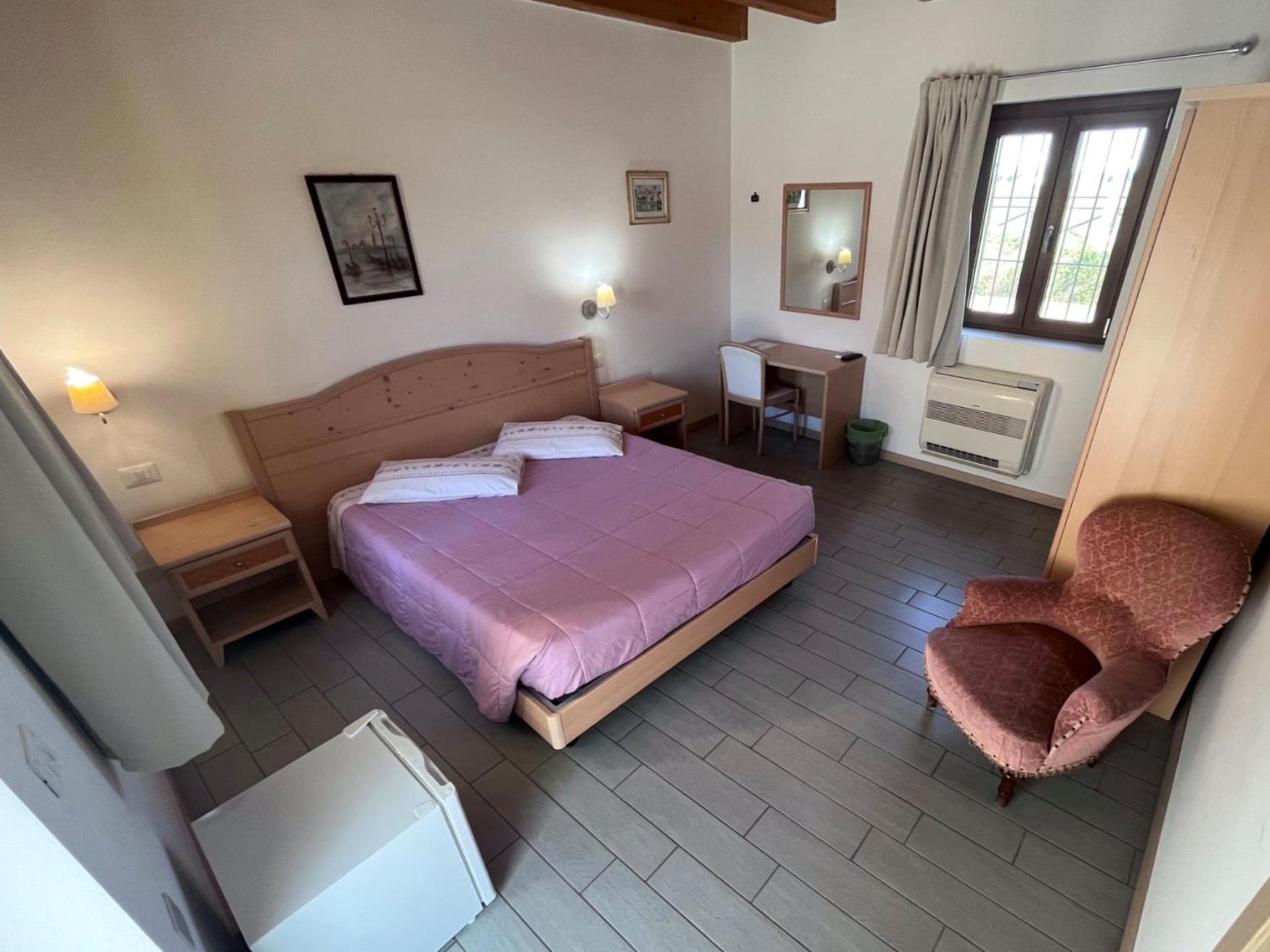 Deluxe Double Room with Shower