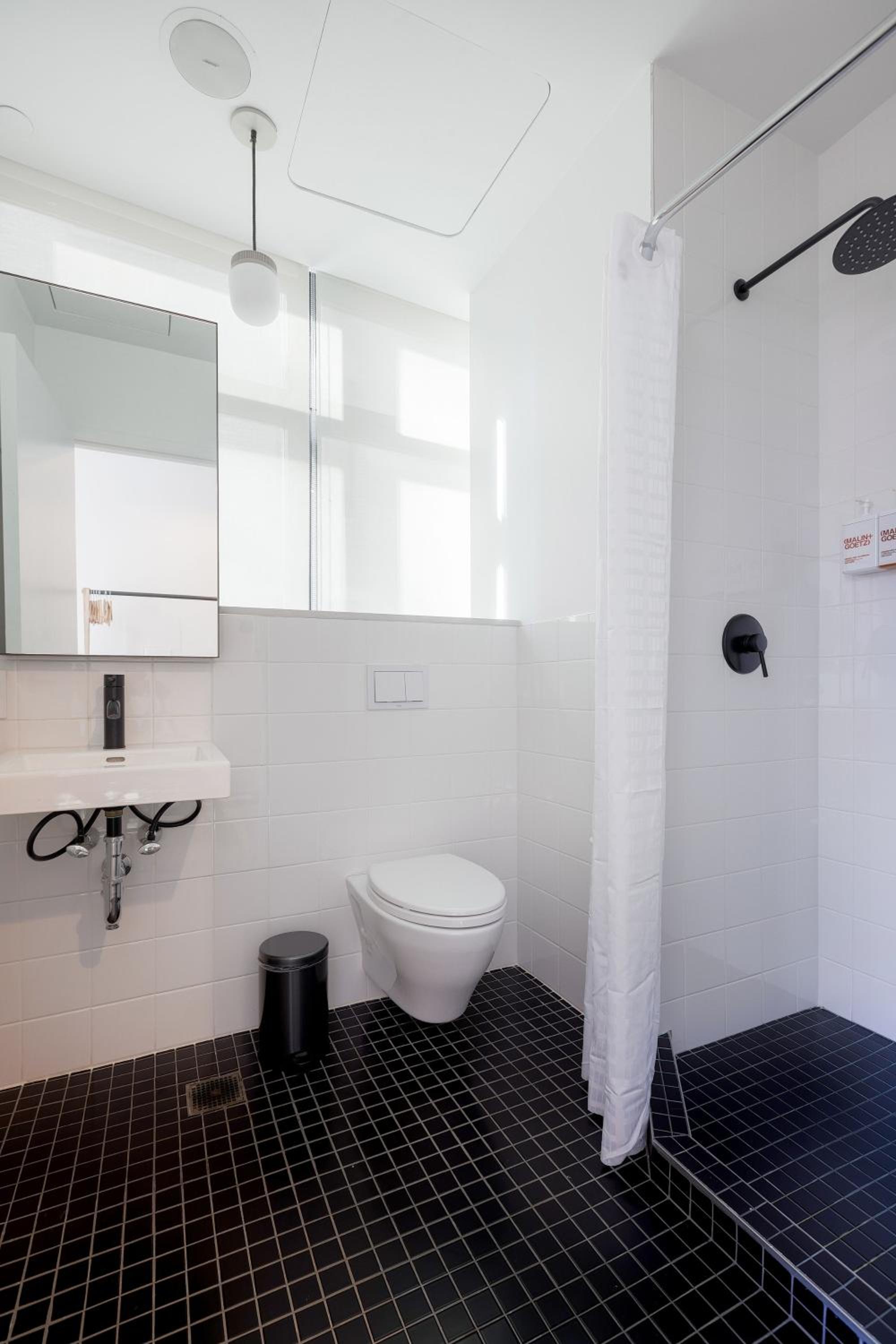 Three-Bedroom Apartment with View thumbnail 6