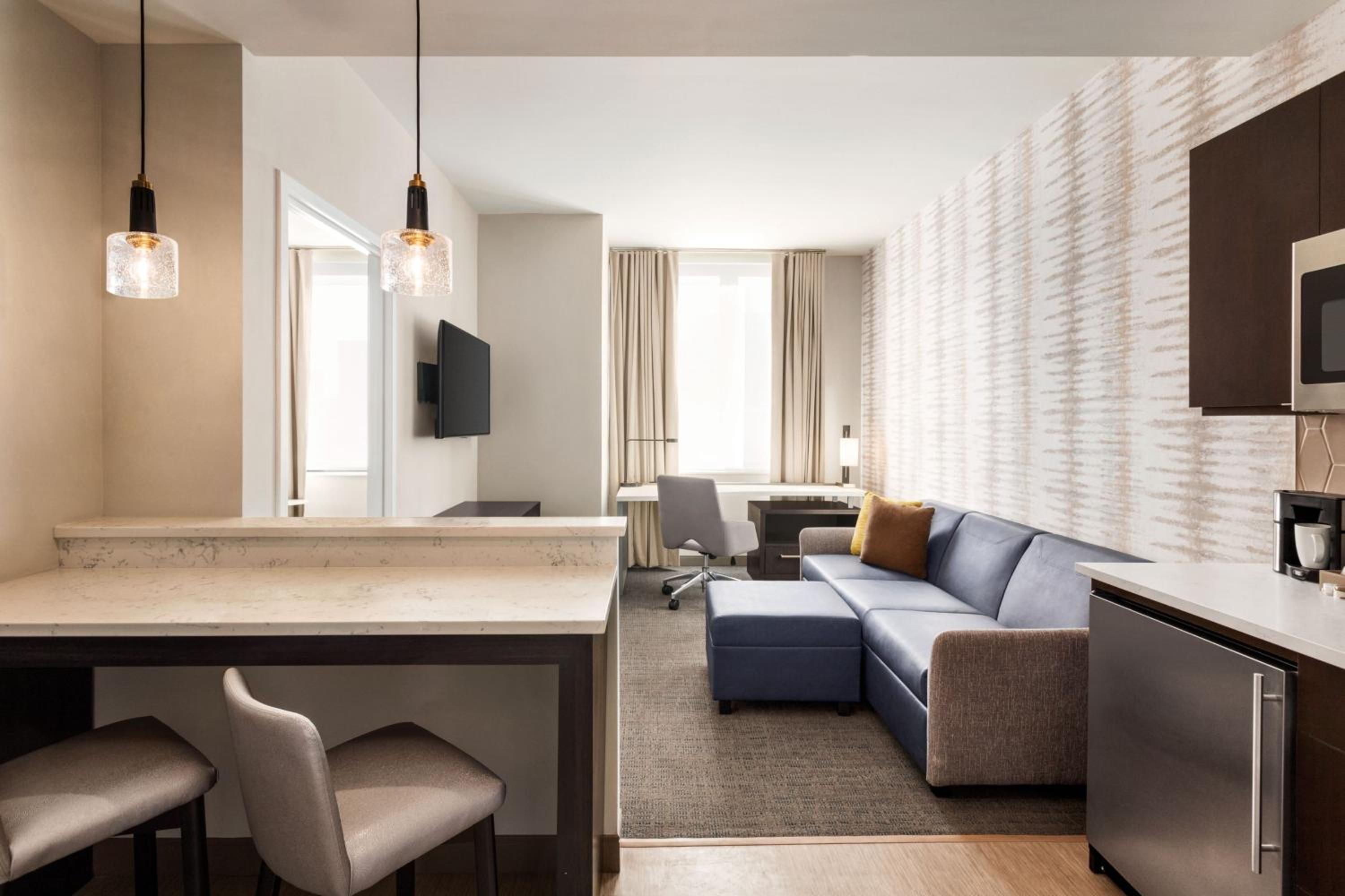 One-Bedroom King Suite  - Photo 3