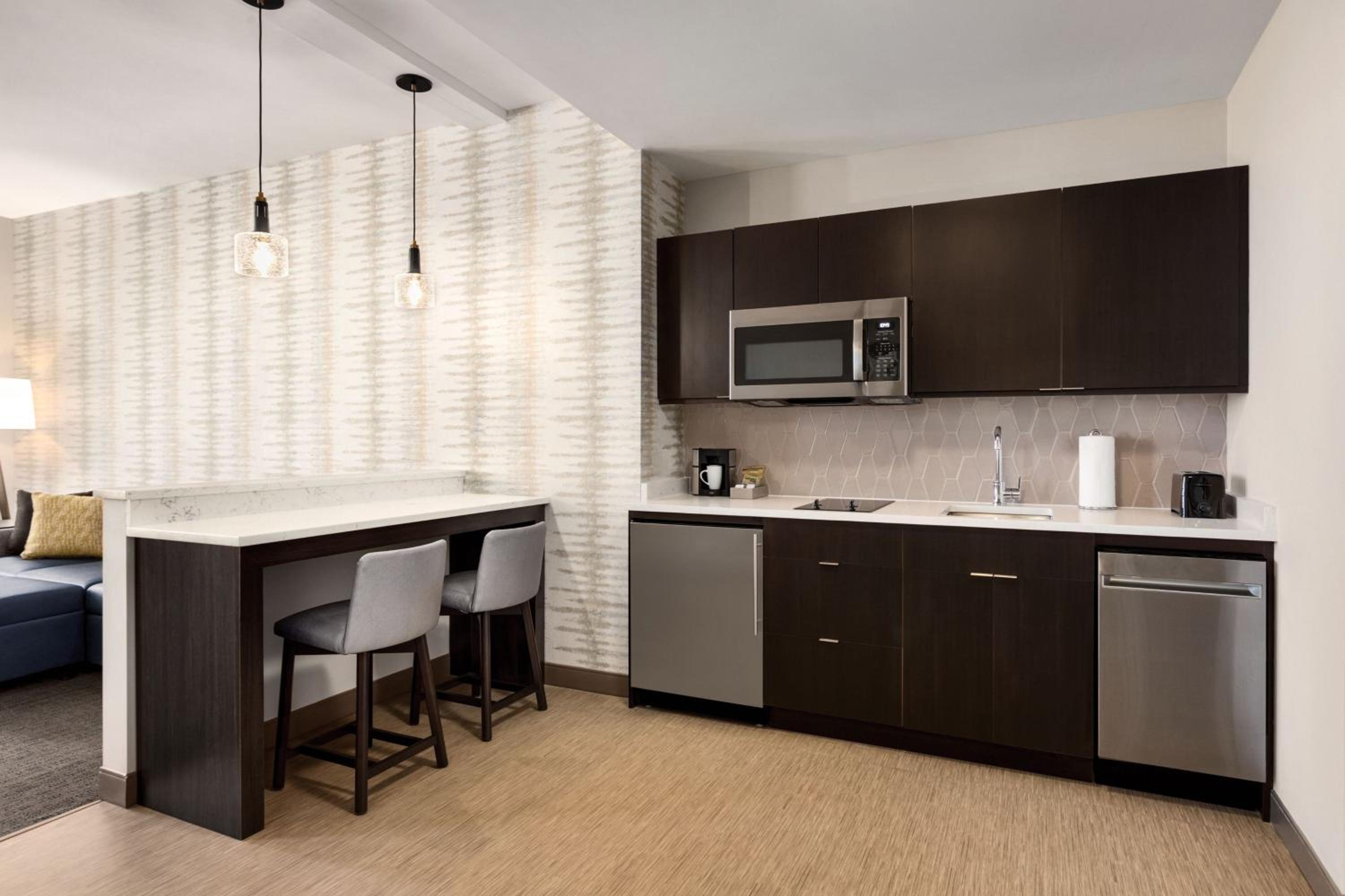 One-Bedroom King Suite  - Photo 6