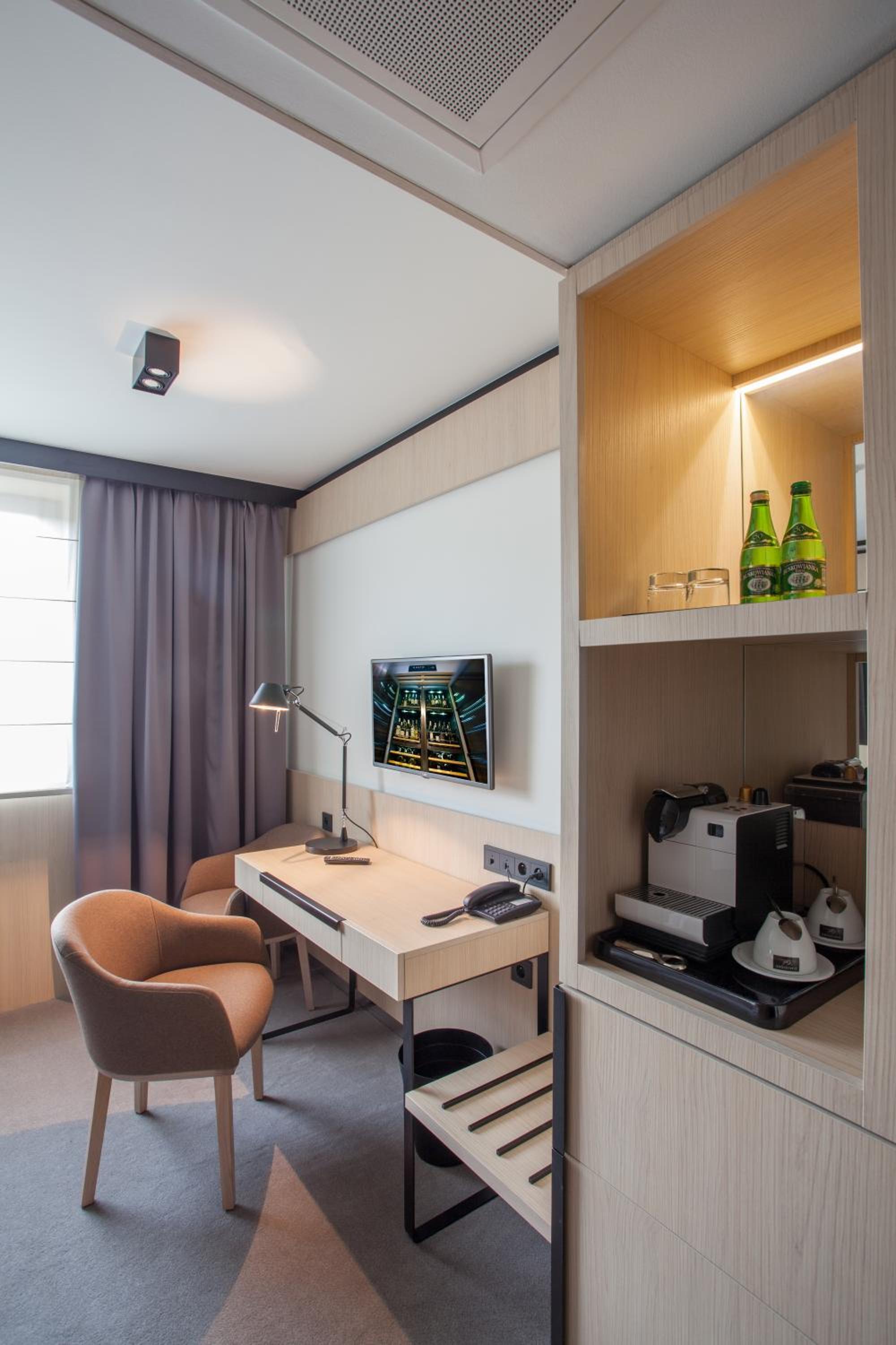 Business Double Room with Gym Access - Photo 6
