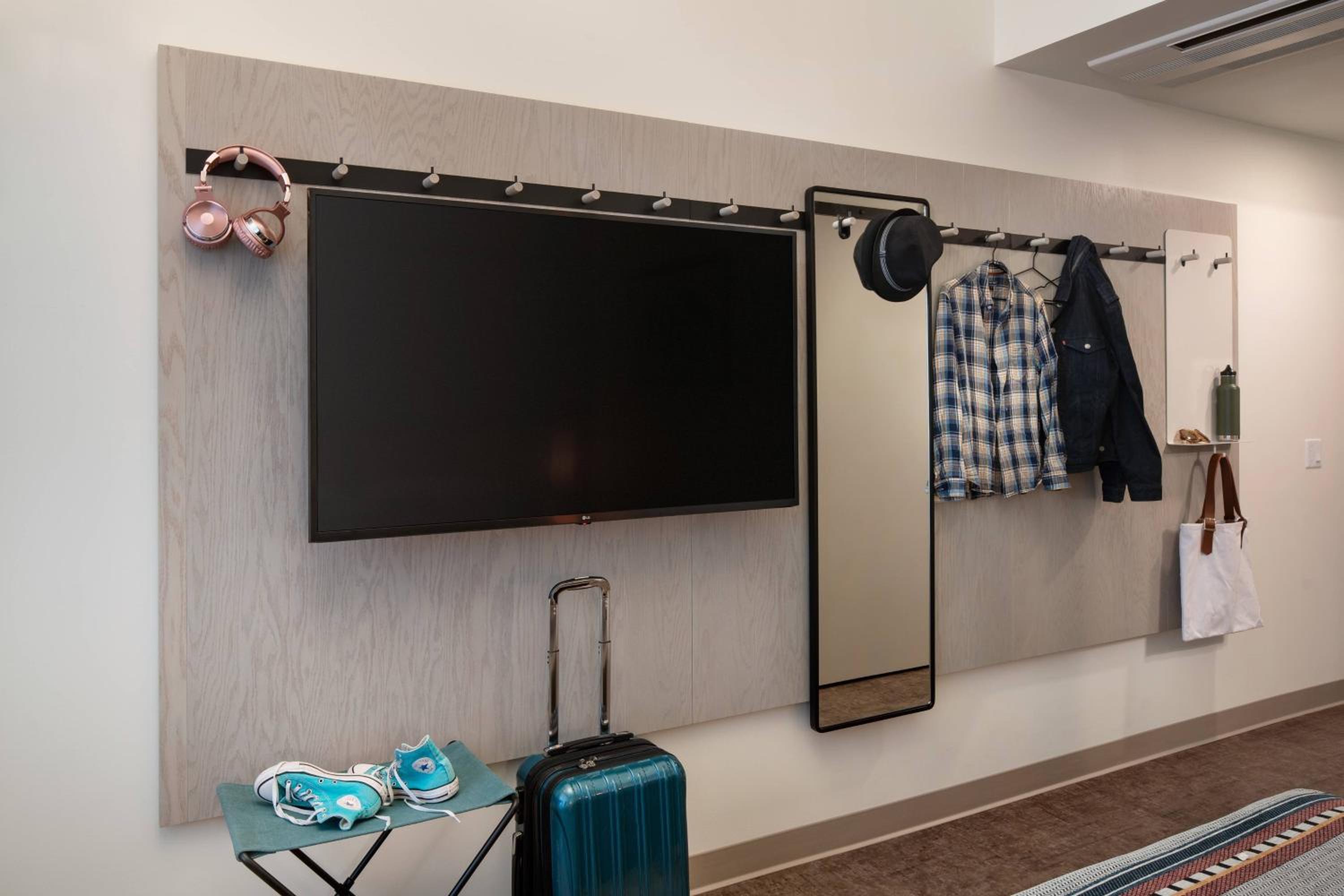 Standard King Room - Photo 2