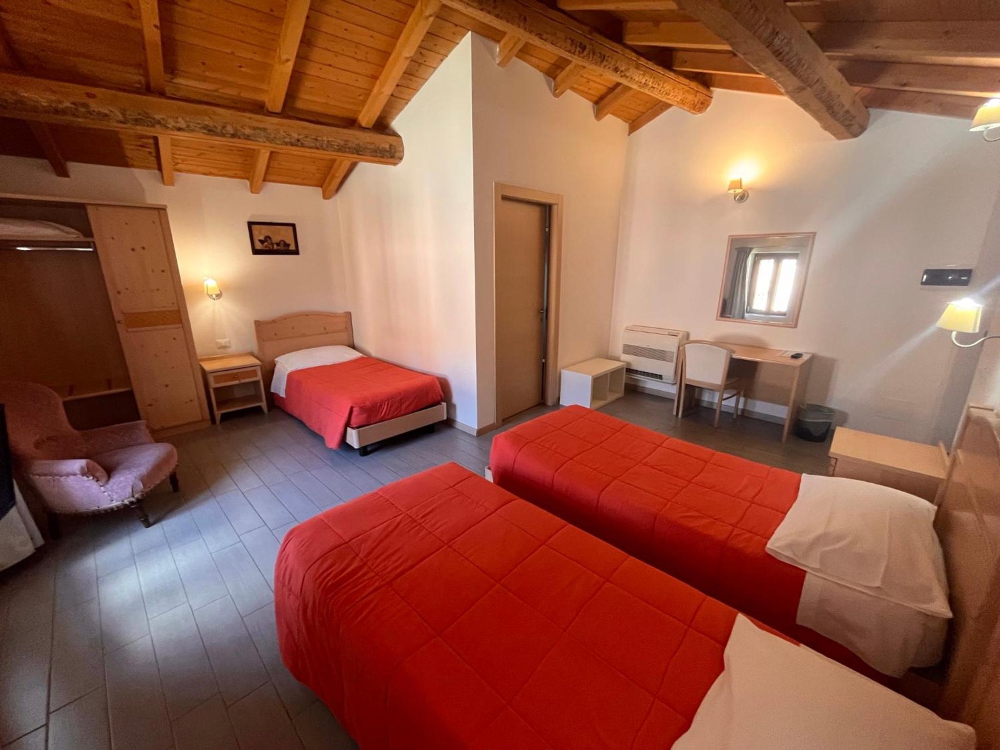 Comfort Triple Room with Shower