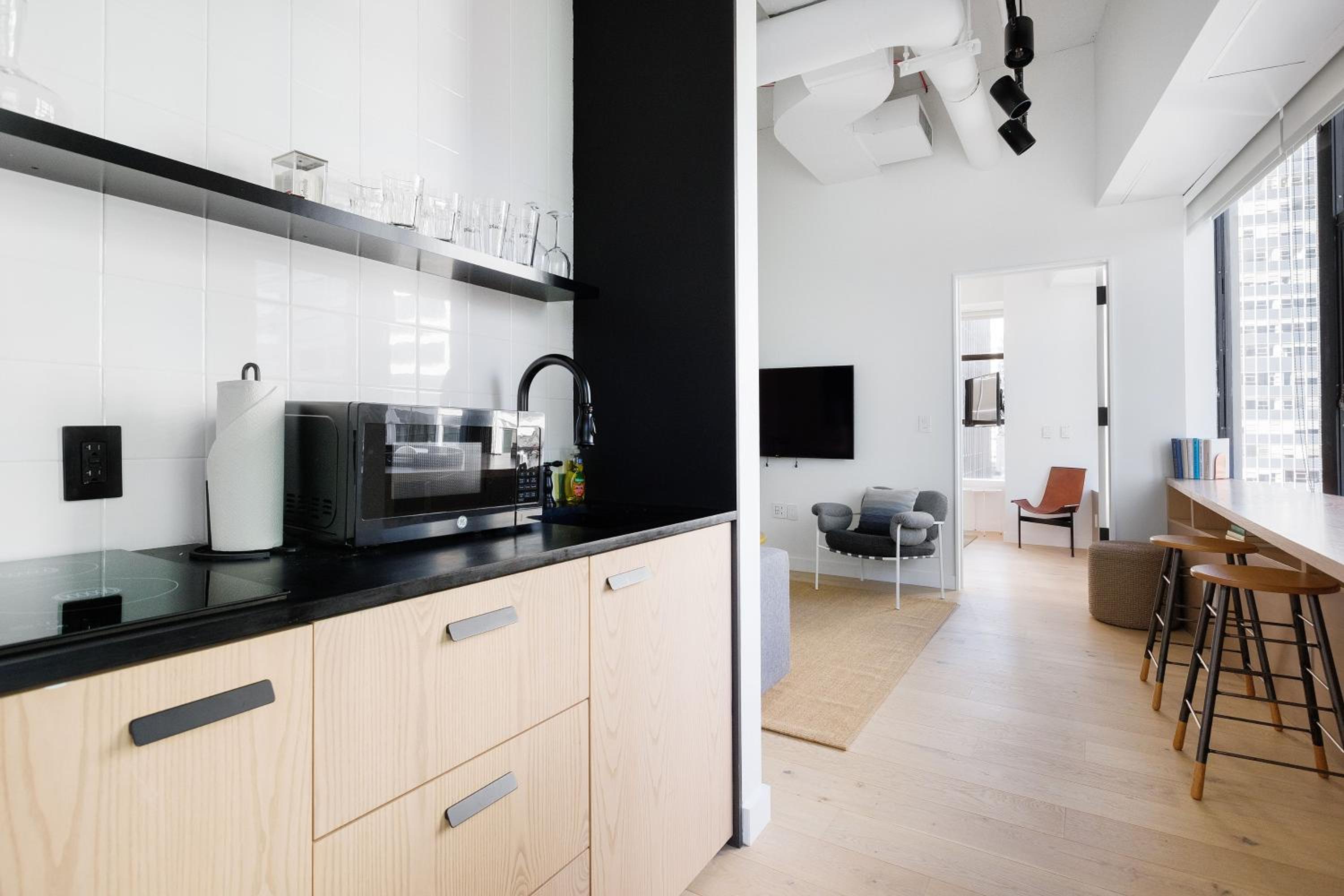 Three-Bedroom Apartment with View thumbnail 6