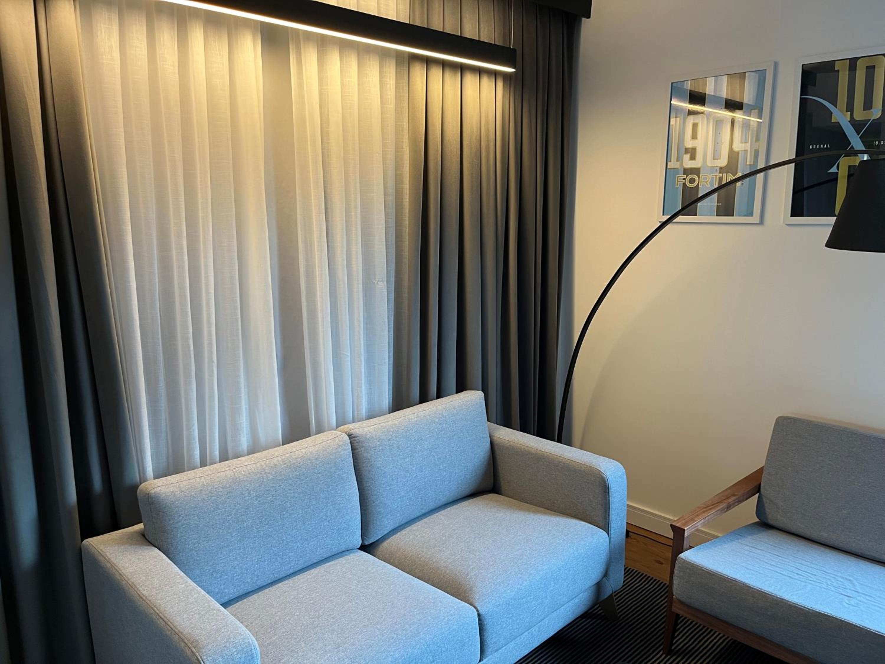 Family Room - Photo 6