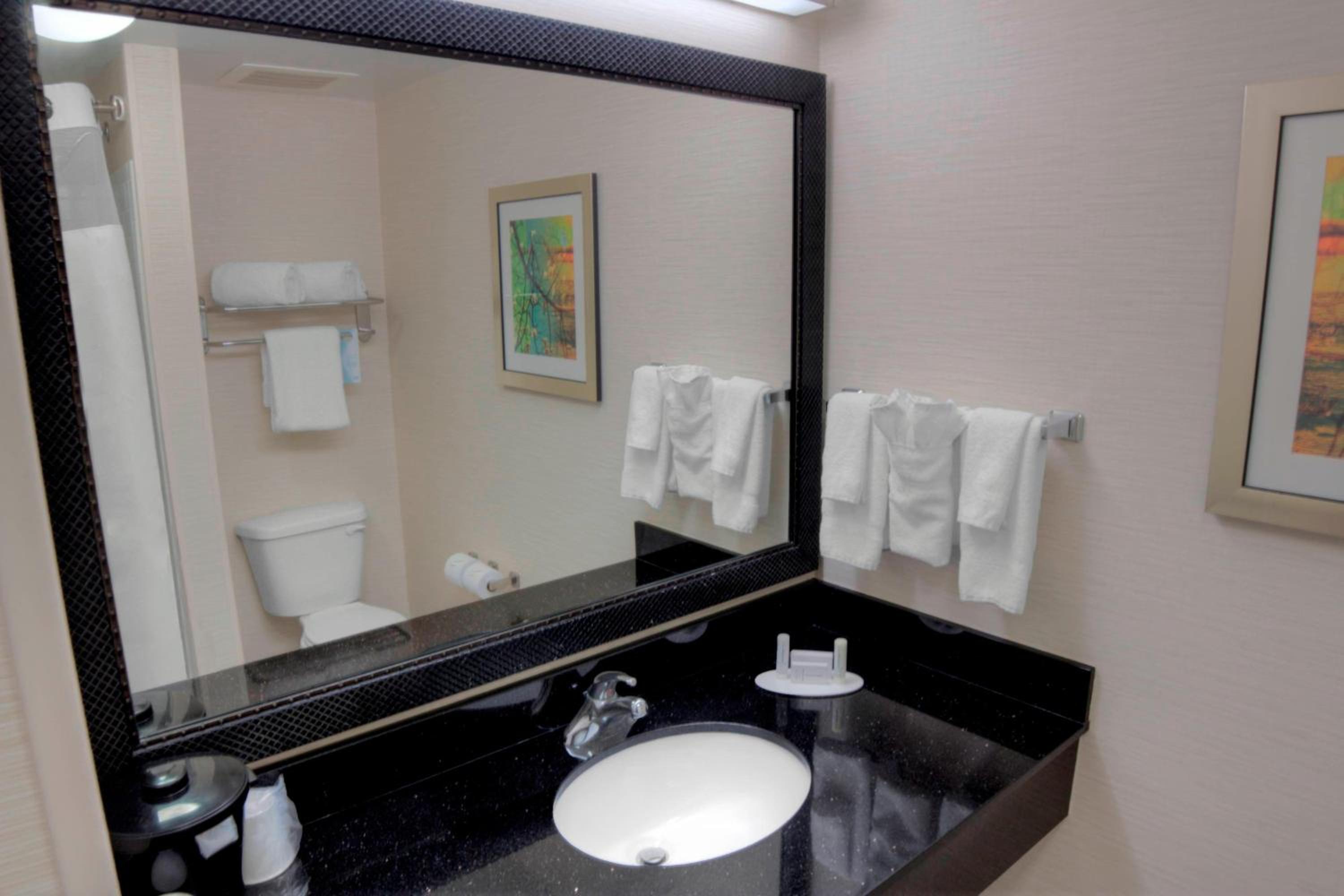 Double Room with Two Double Beds - Photo 2