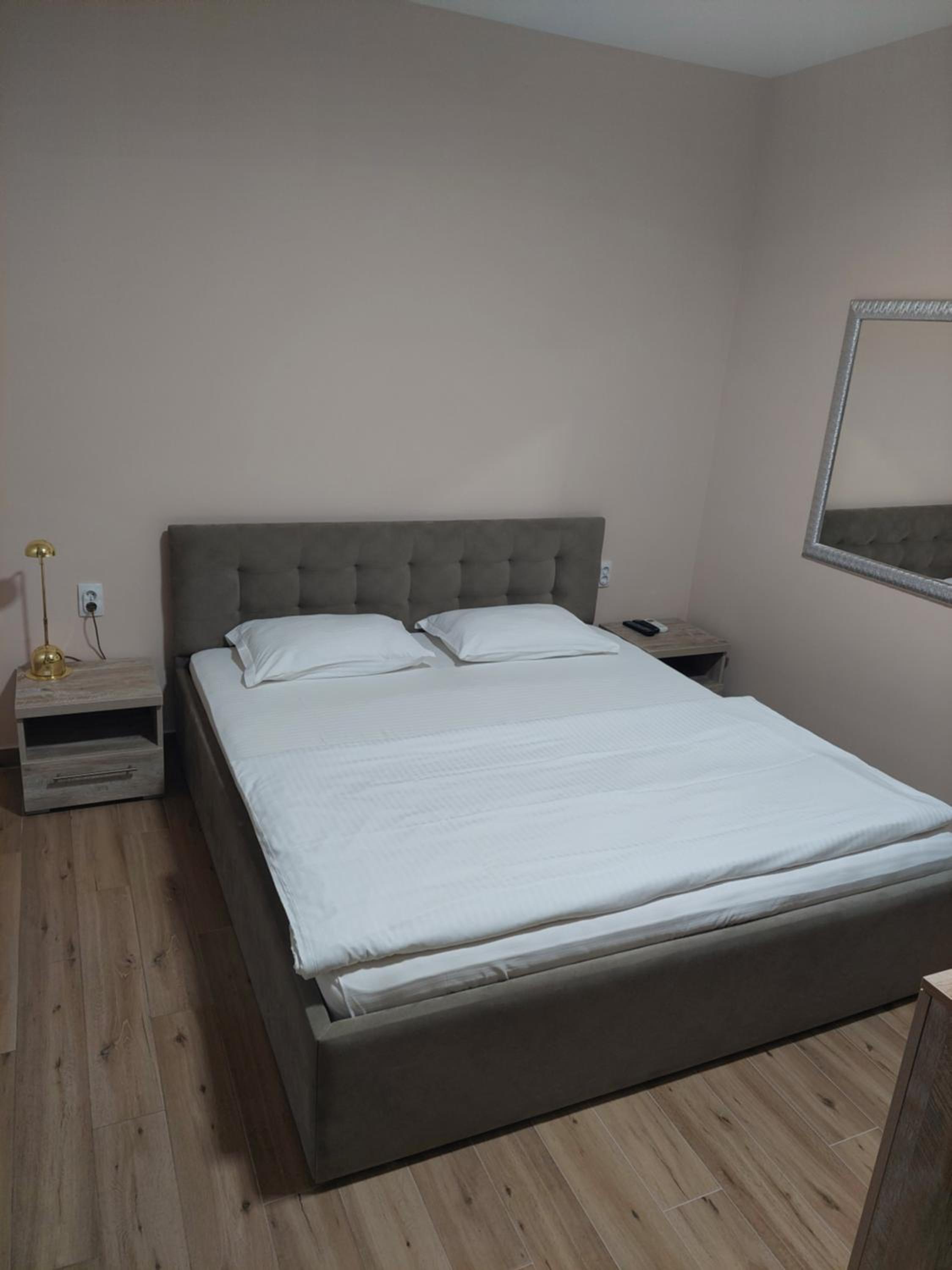 Double Room - Photo 4