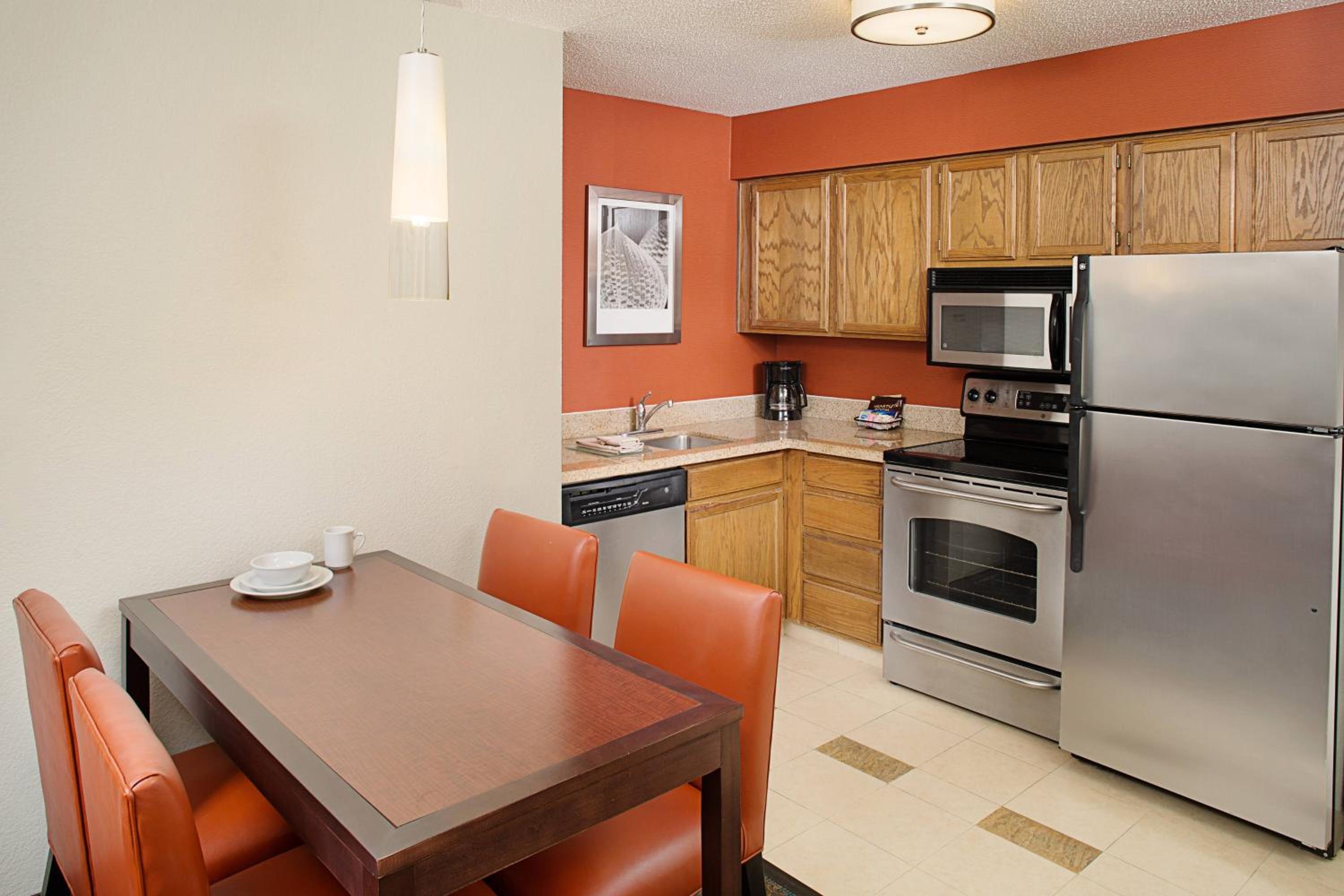 Two-Bedroom Queen Suite with Sofa Bed - Photo 3