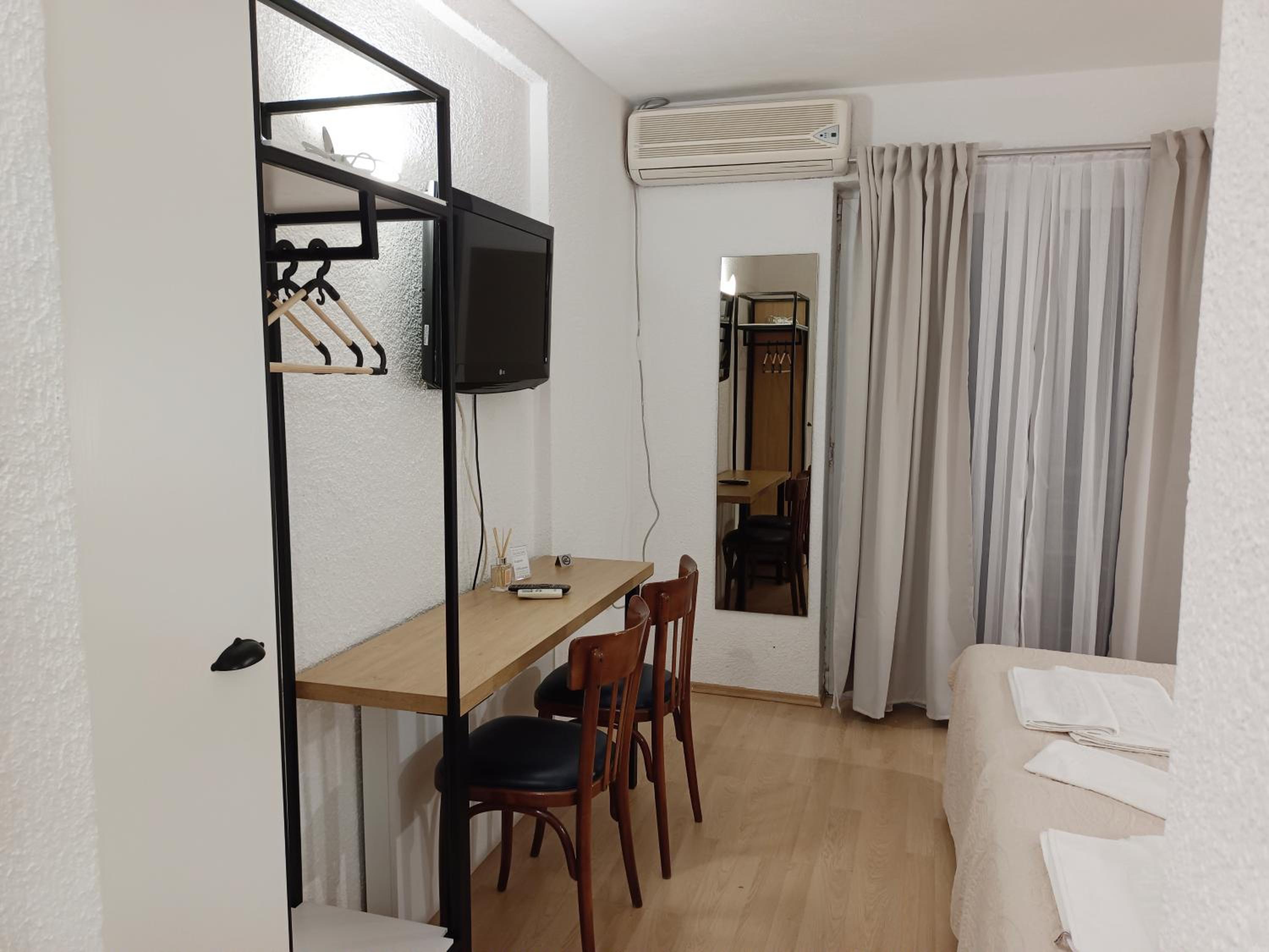 Studio with Balcony (2 Adults)