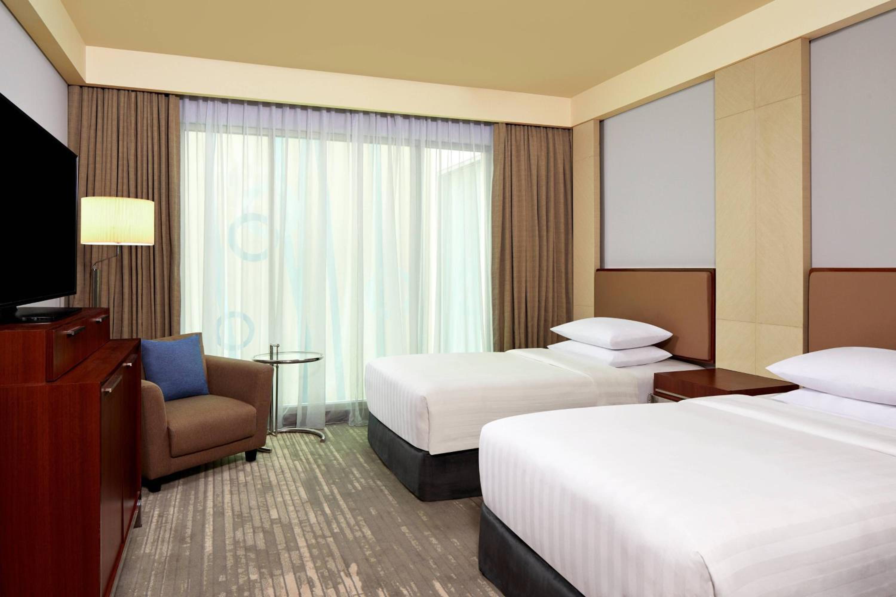 Premier Twin Room - Photo 4