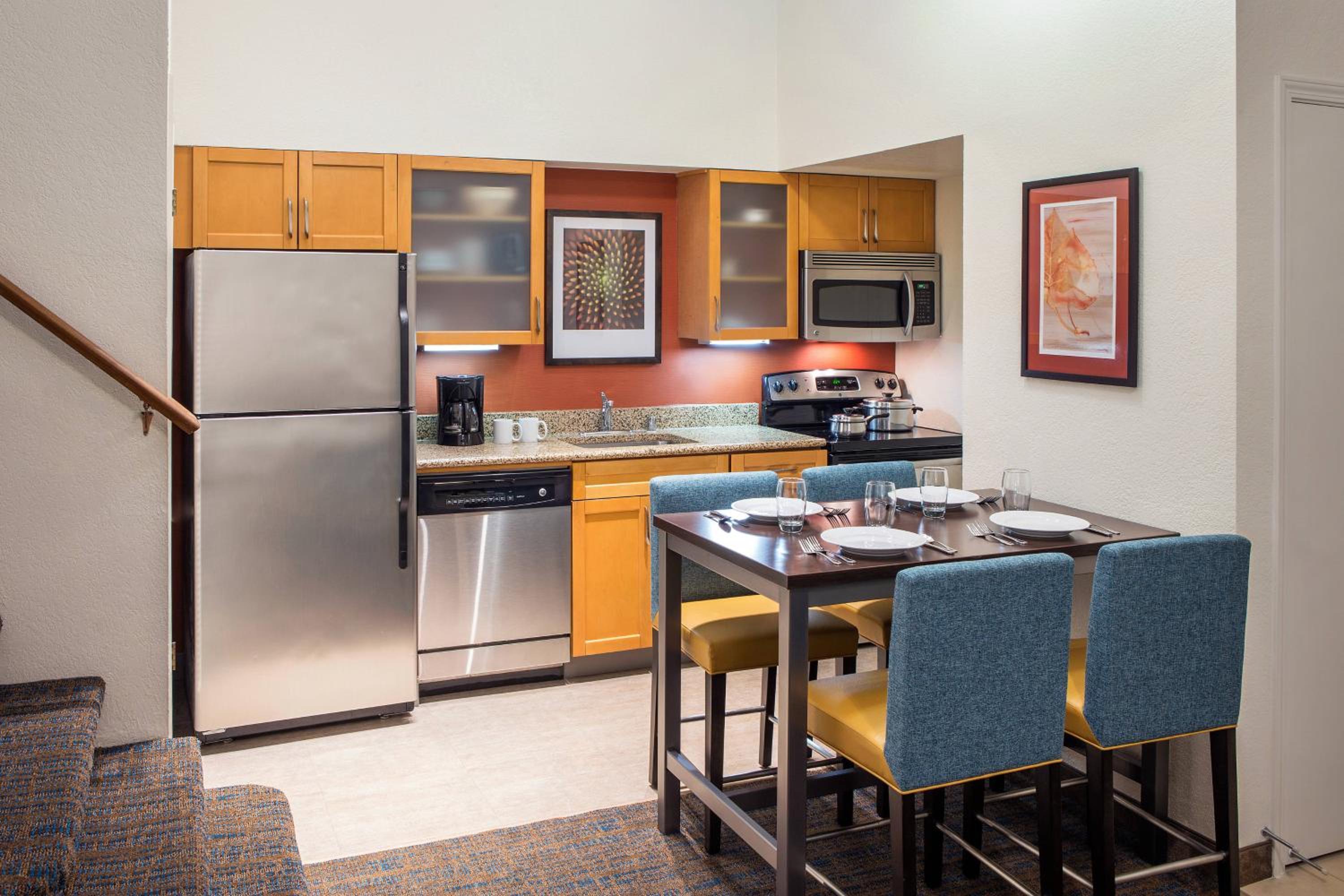 Two-Bedroom Penthouse Suite - Photo 4