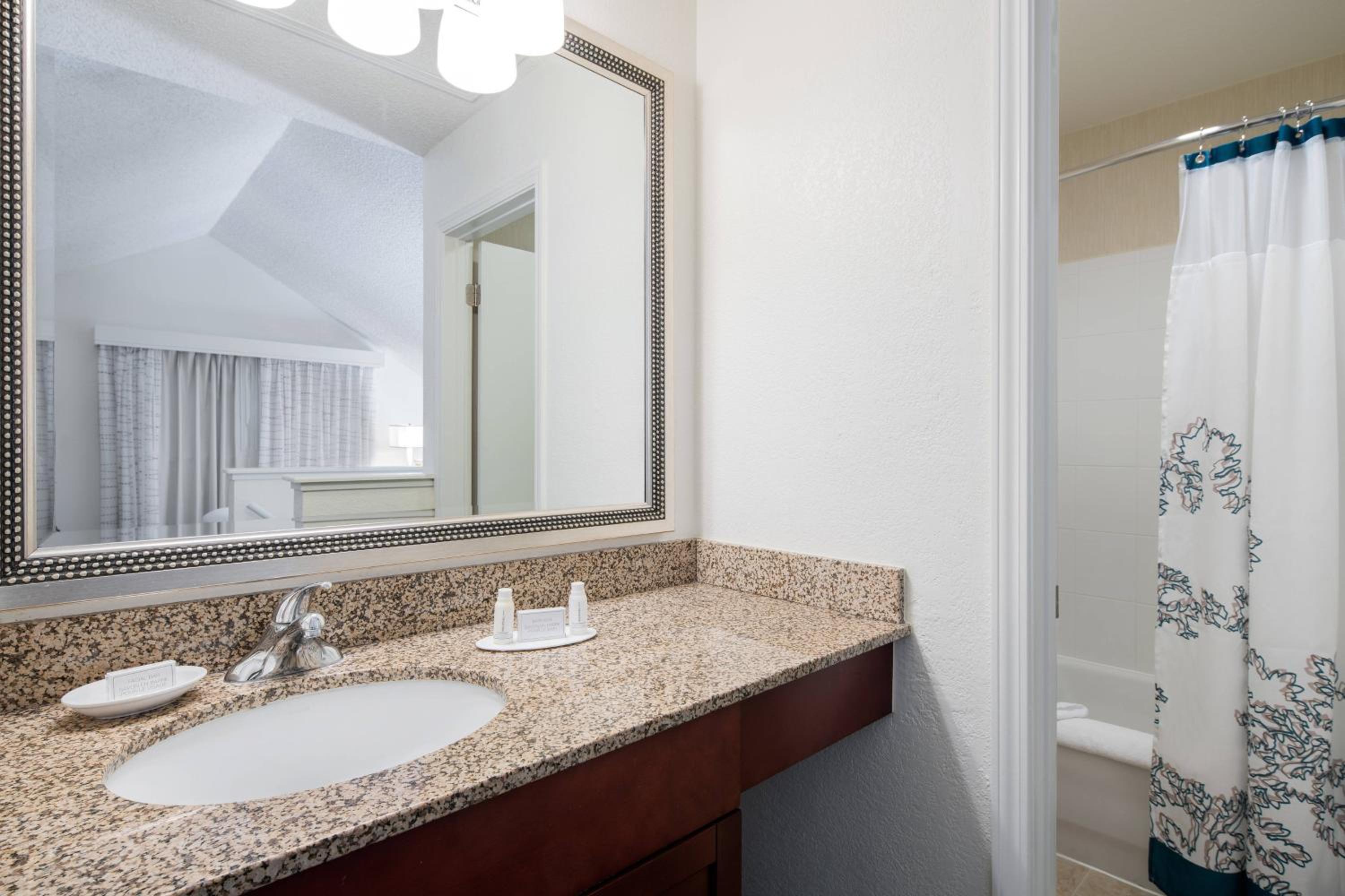 Two-Bedroom Penthouse Suite - Photo 2