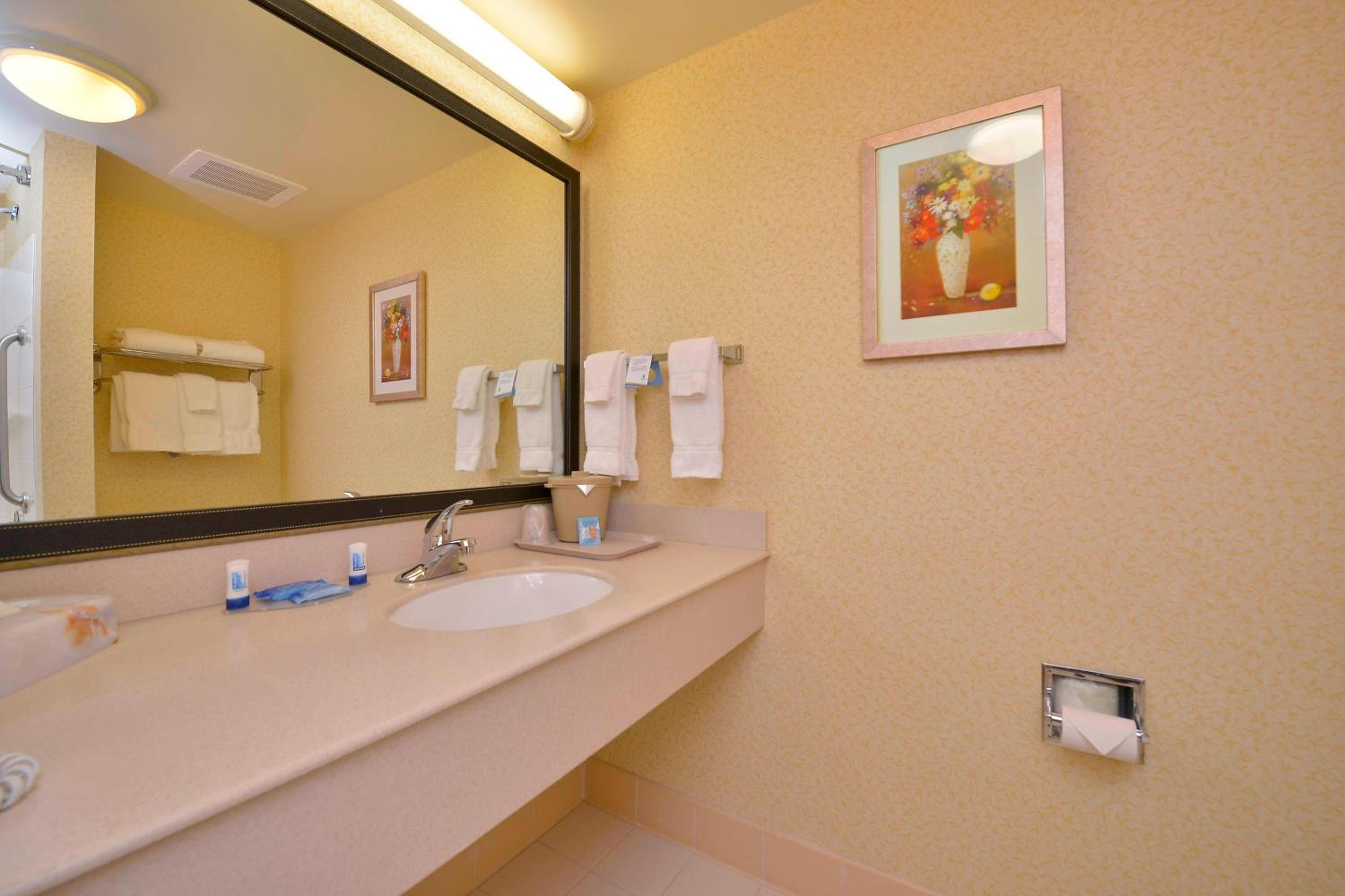 Double Room with Two Double Beds - Photo 2