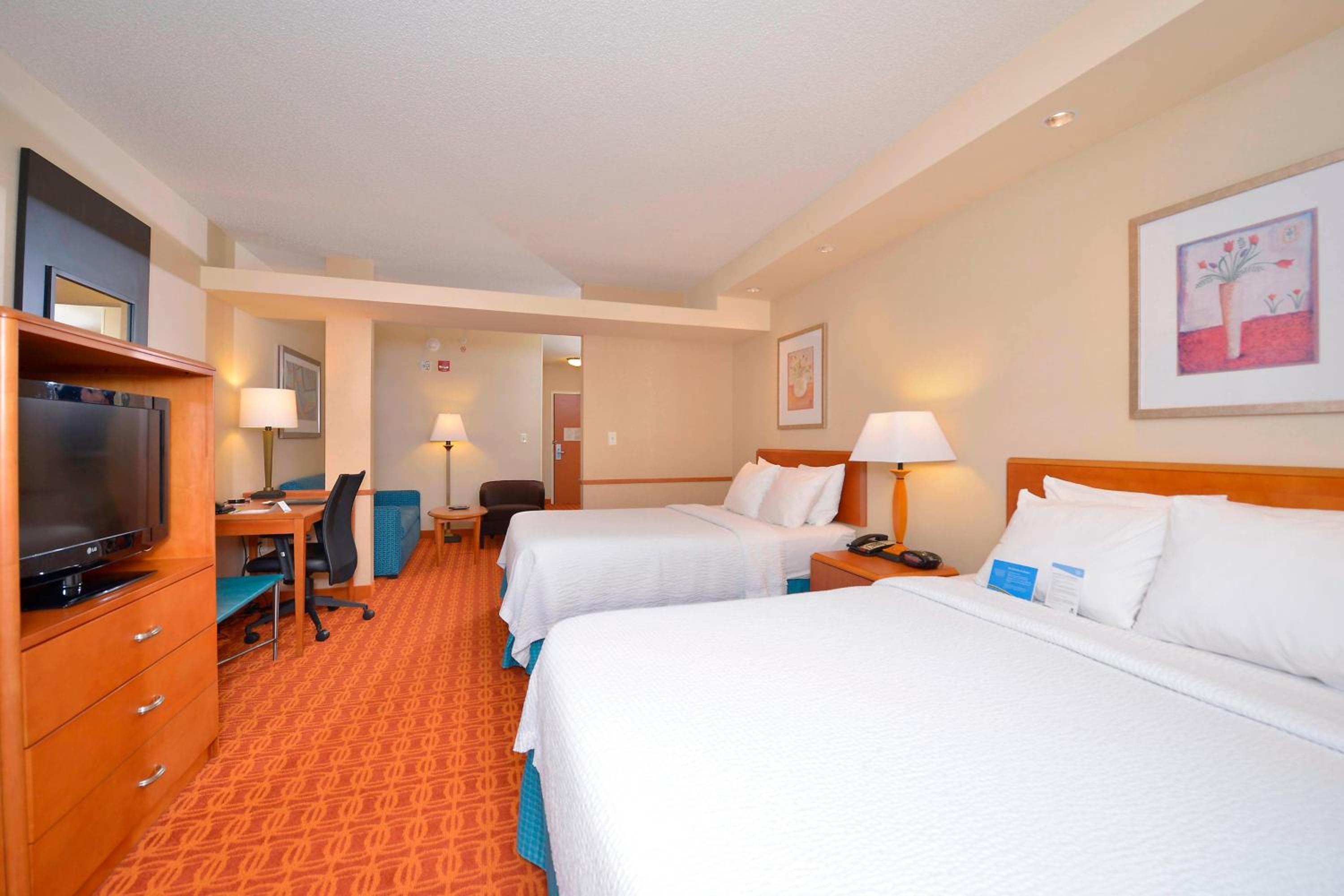 Double Room with Two Double Beds and Adapted Tub - Mobility and Hearing Accessible photo 2
