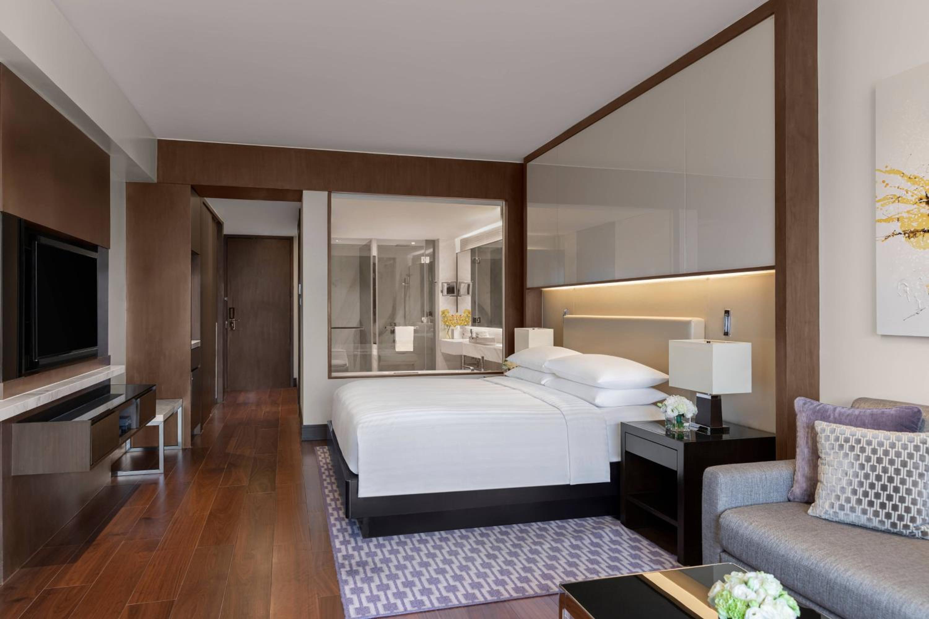 Premium Guest Room with king bed or two double beds - Photo 1