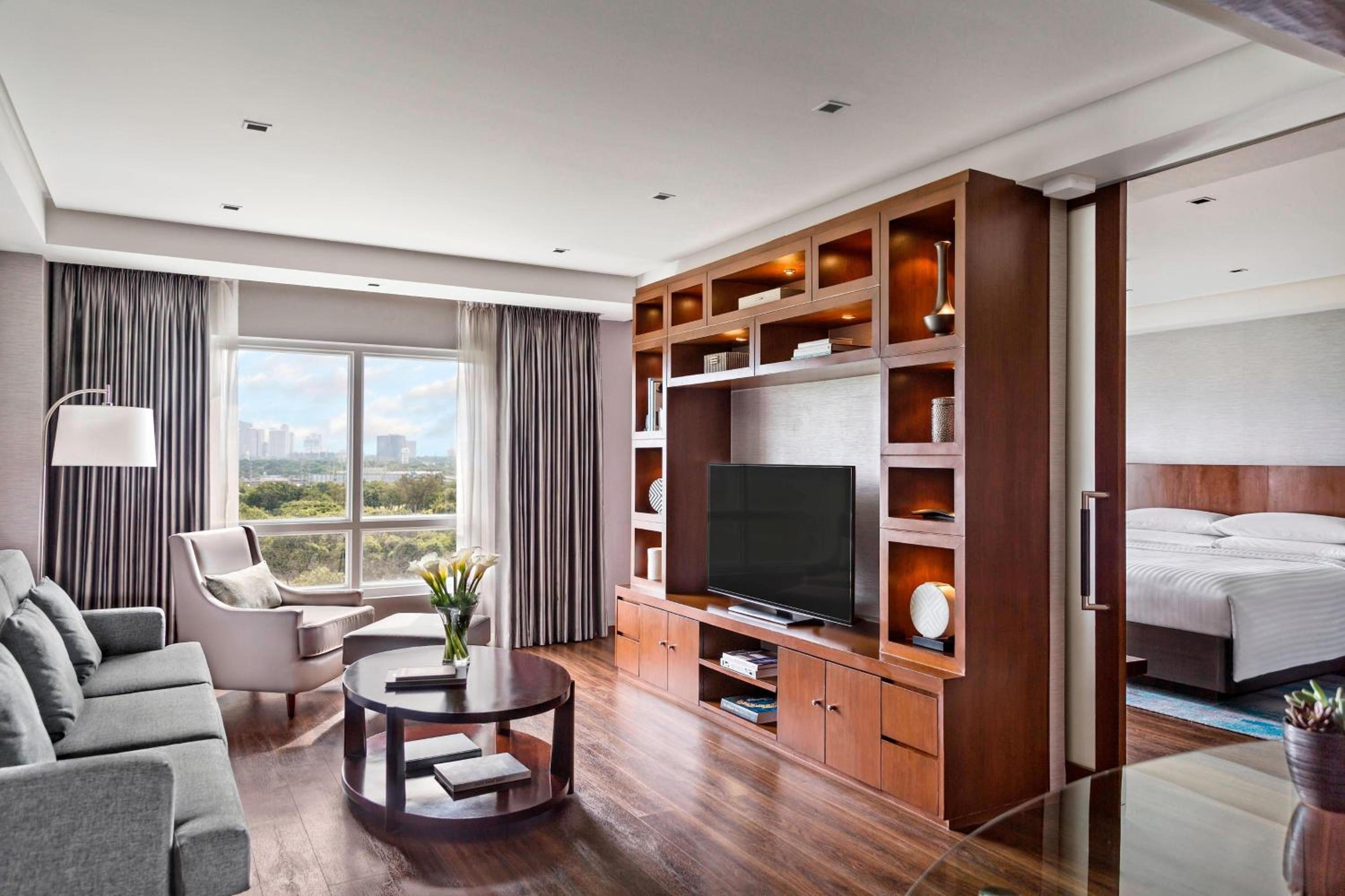 Junior King Suite - Photo 2