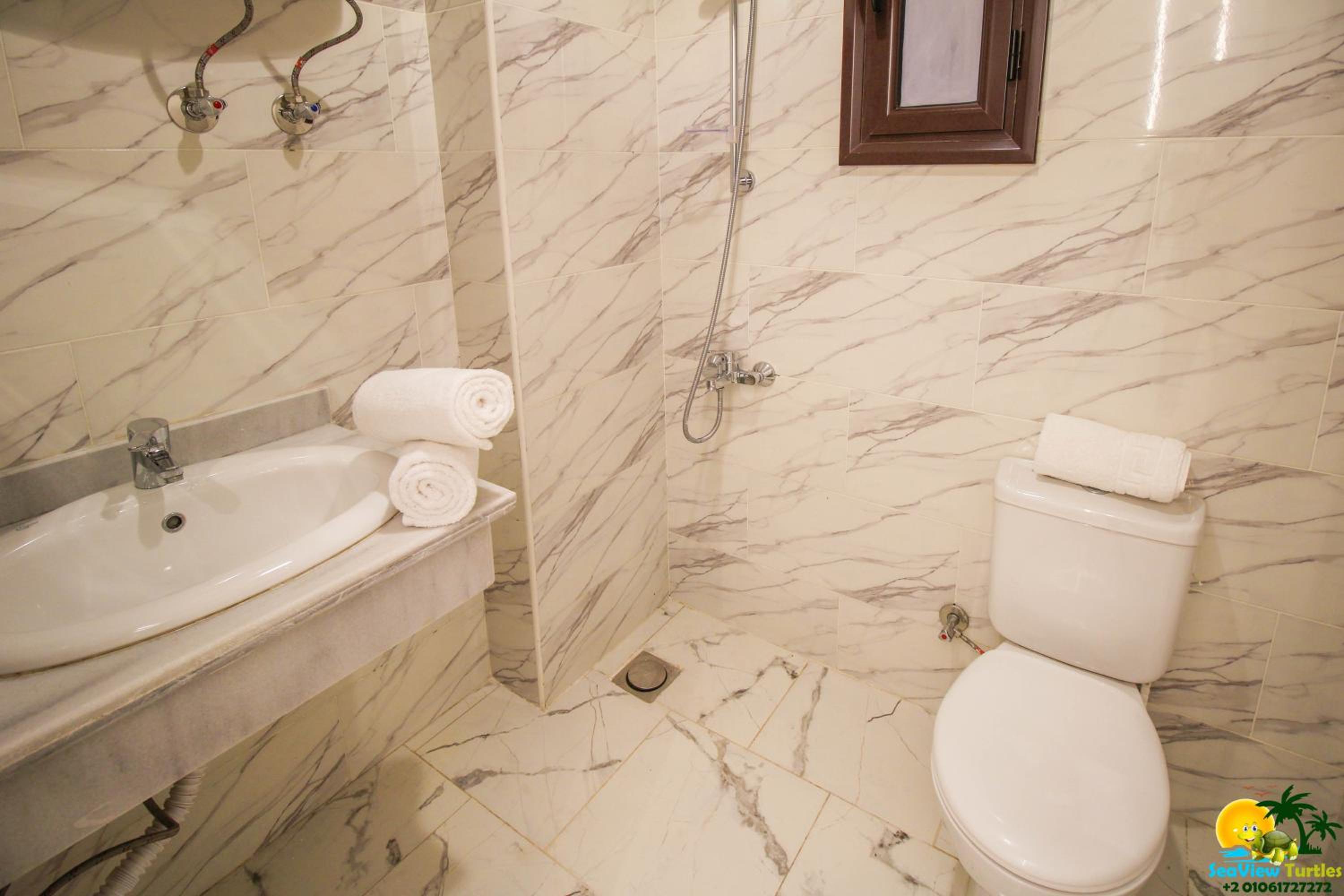 Apartment - Ground Floor - Photo 2