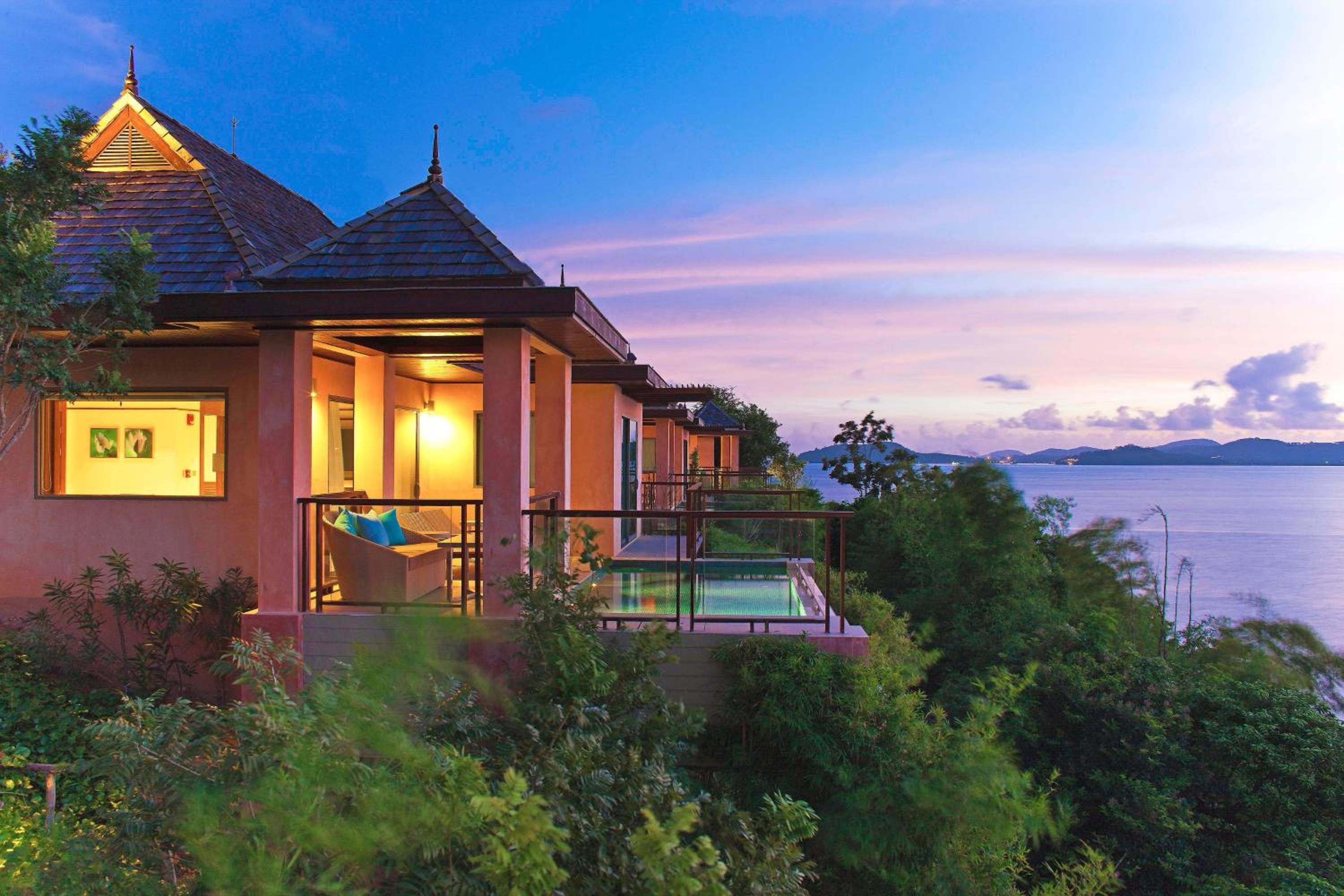 Oceanfront View, 1 Bedroom Larger Villa, 1 King photo 2