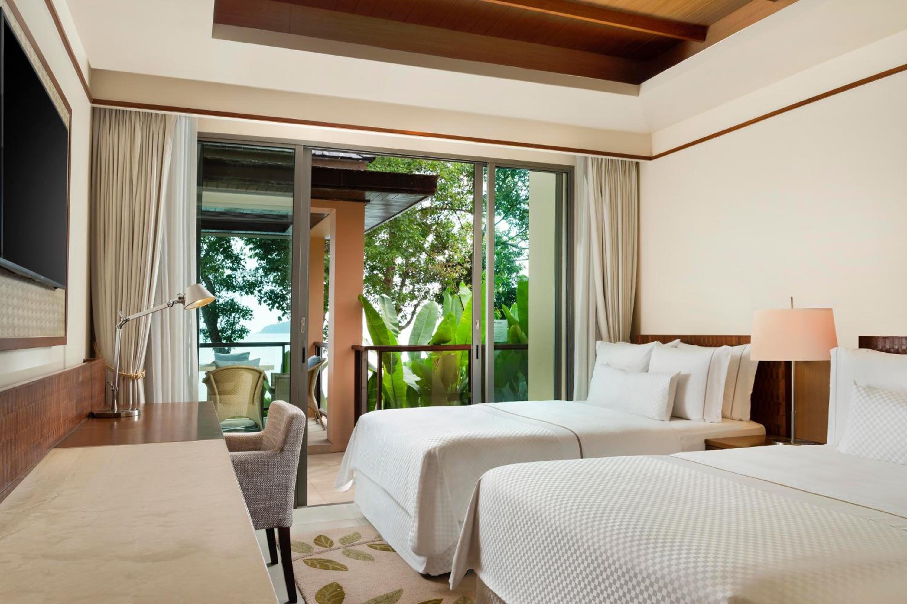 Oceanfront View, 2 Bedroom Villa