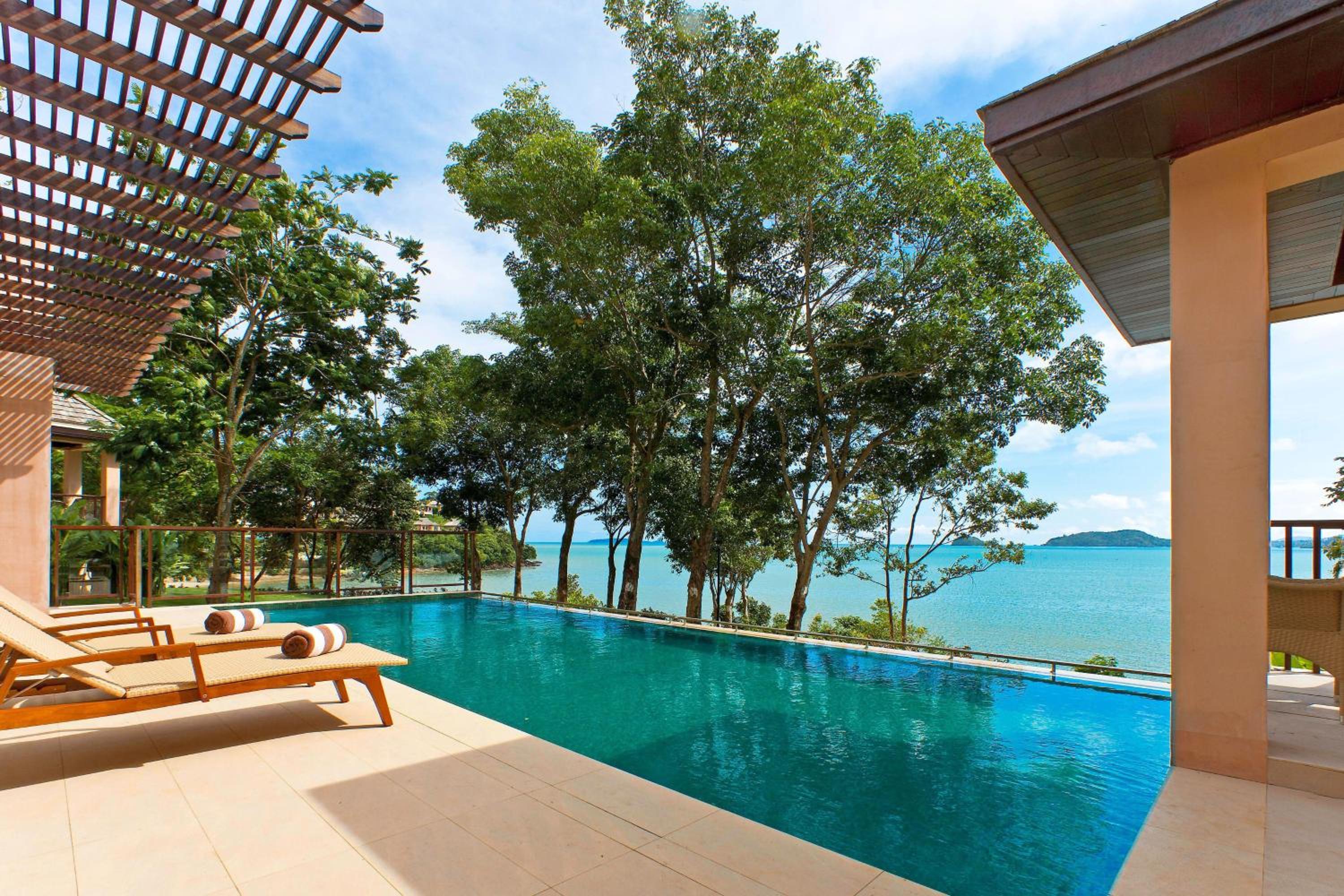 Oceanfront View, 3 Bedroom Villa photo 2