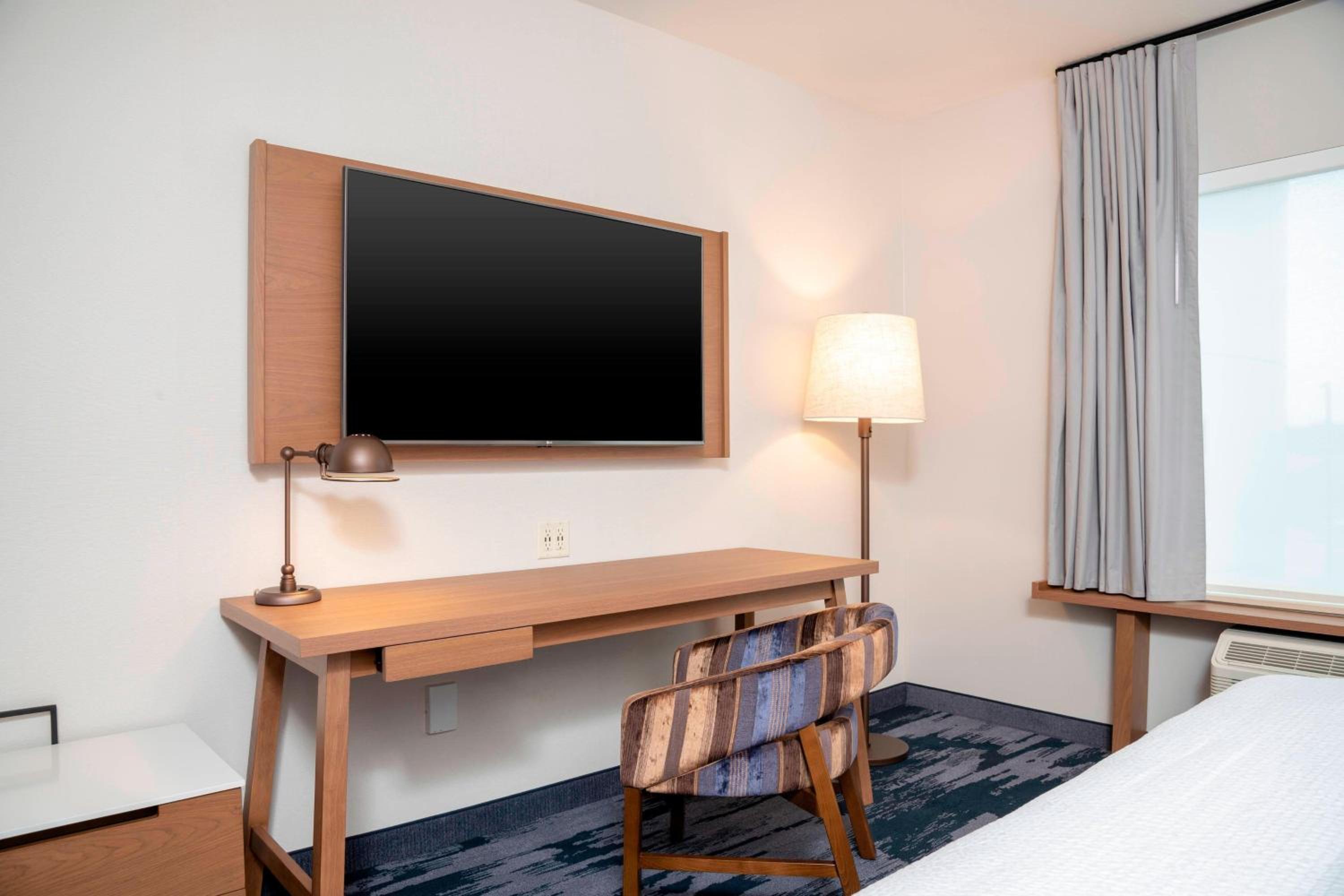 Guest Room, 1 King - Photo 4