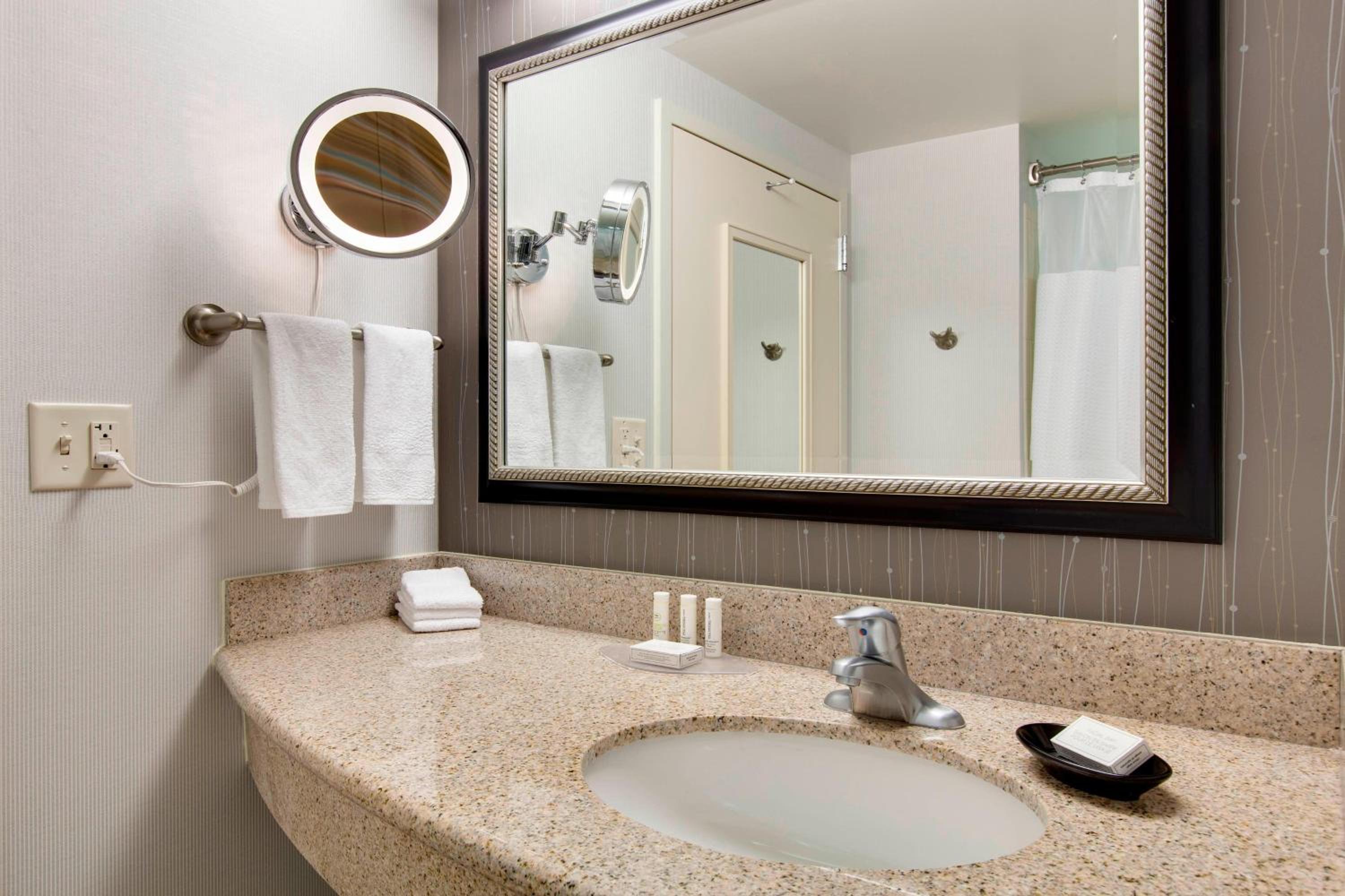 Executive King Room - Photo 2