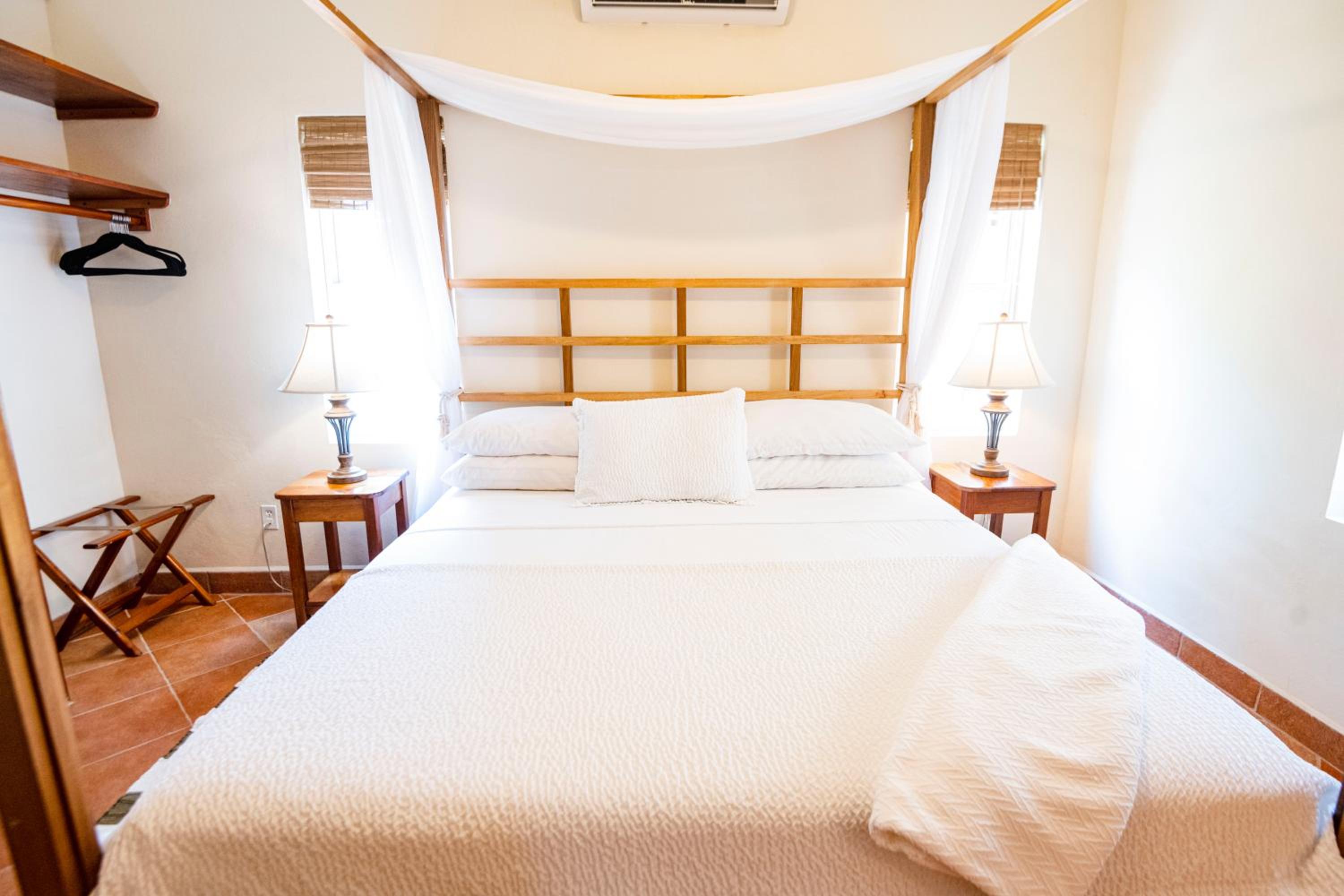 Superior Suite with Sea View (Caribbean Dreams - 2 Bedrooms) photo 2