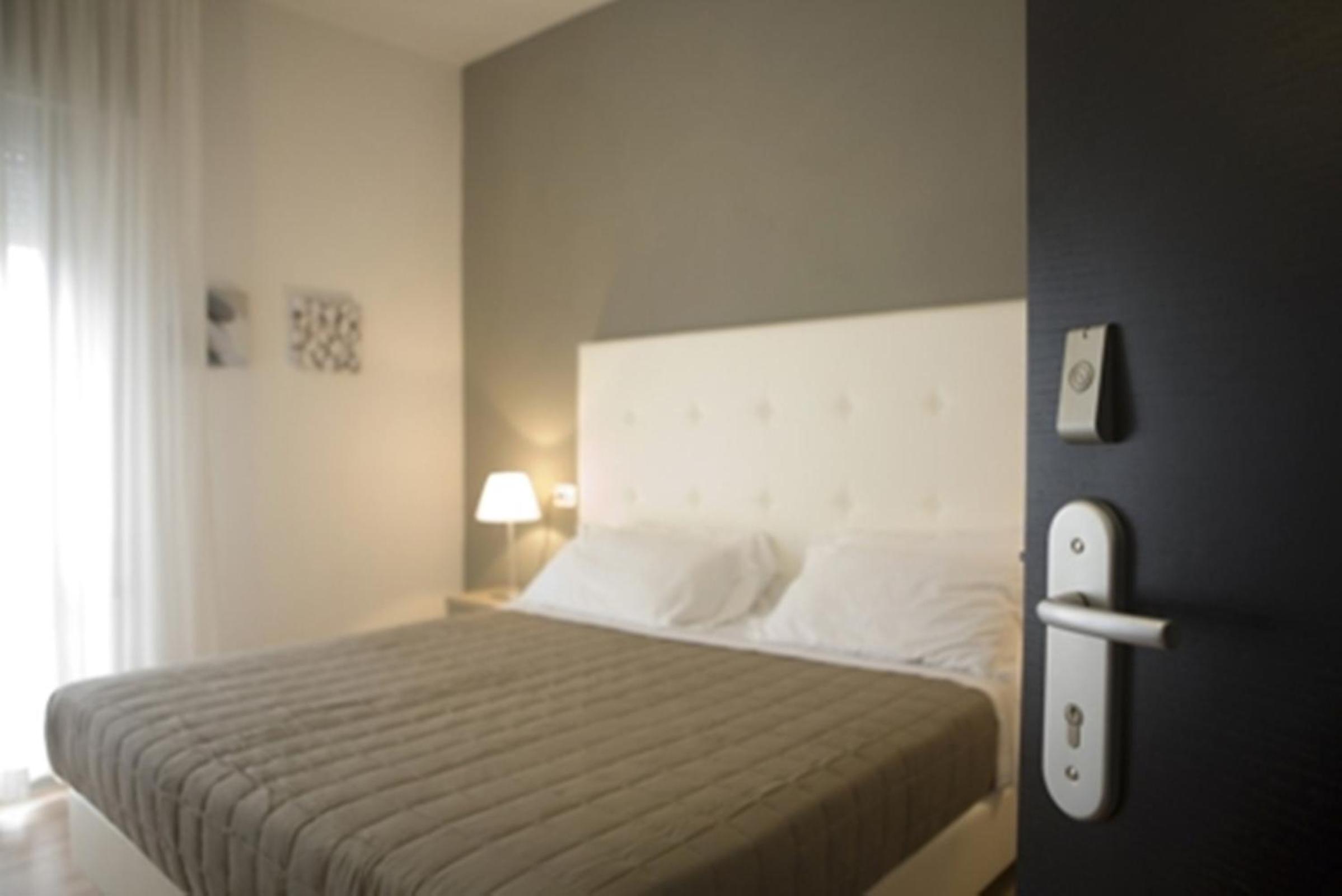 Superior Double or Twin Room - Photo 2