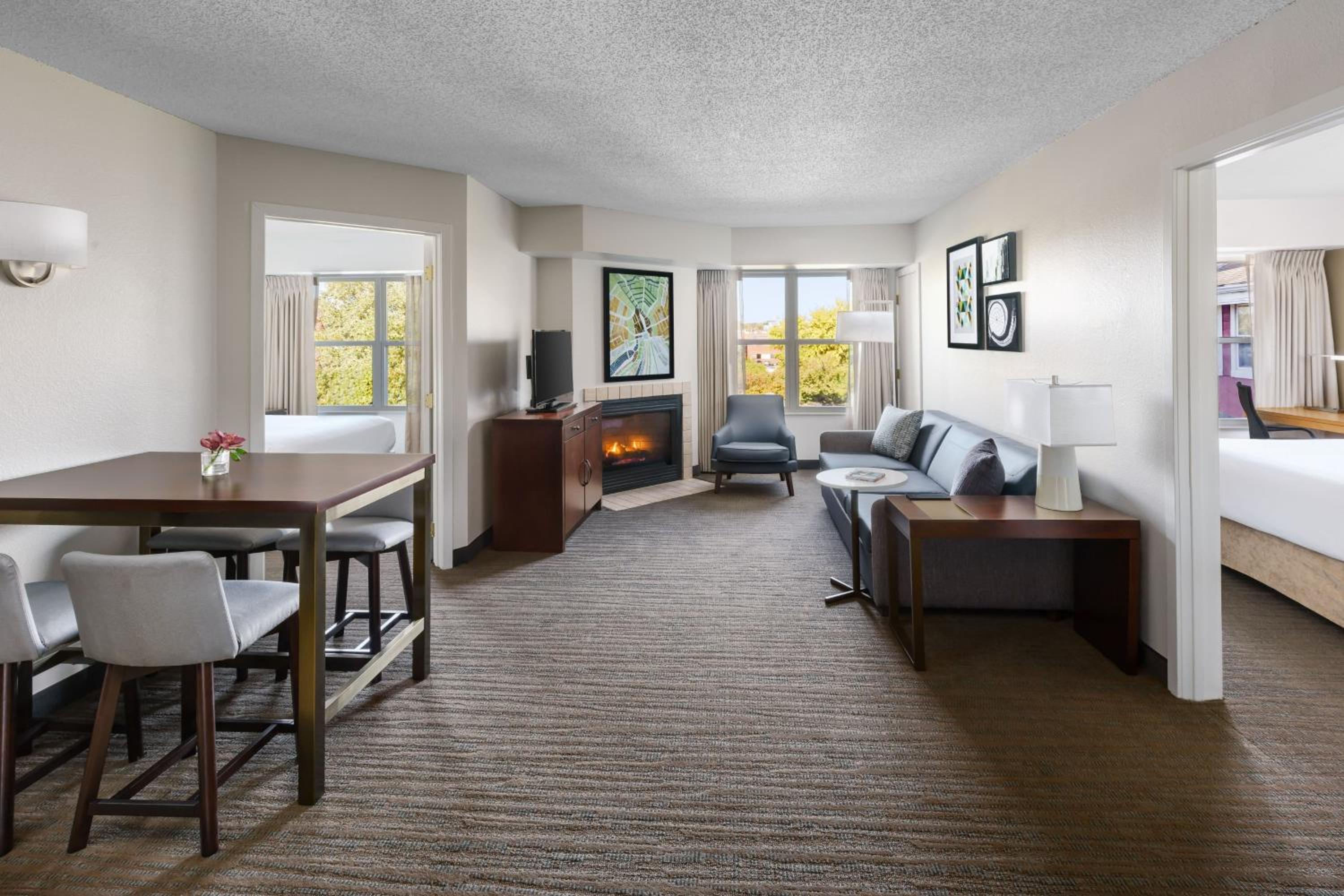 Two-Bedroom Suite - Non-Smoking - Photo 4