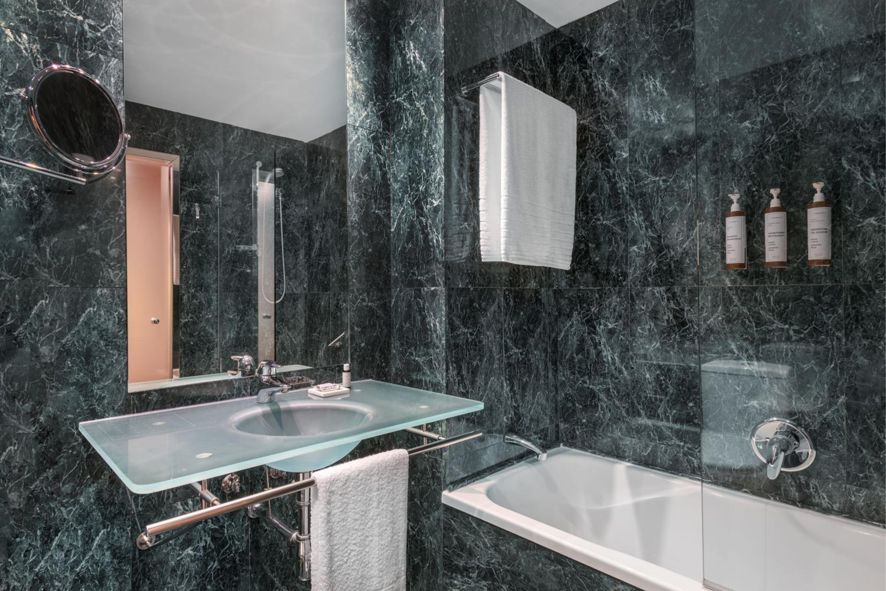 Standard Plus, Guest room, 1 King