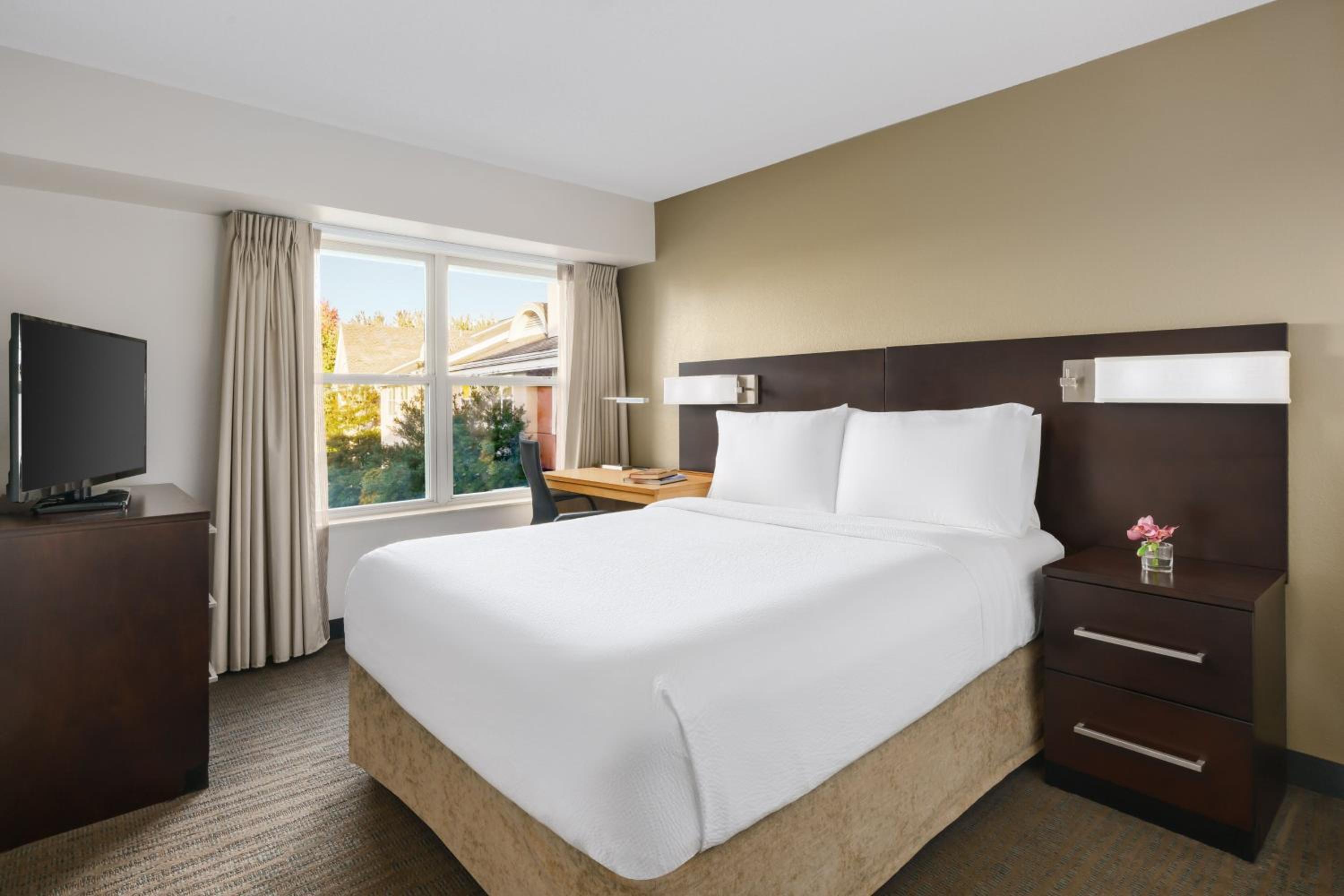 Two-Bedroom Suite - Non-Smoking - Photo 6
