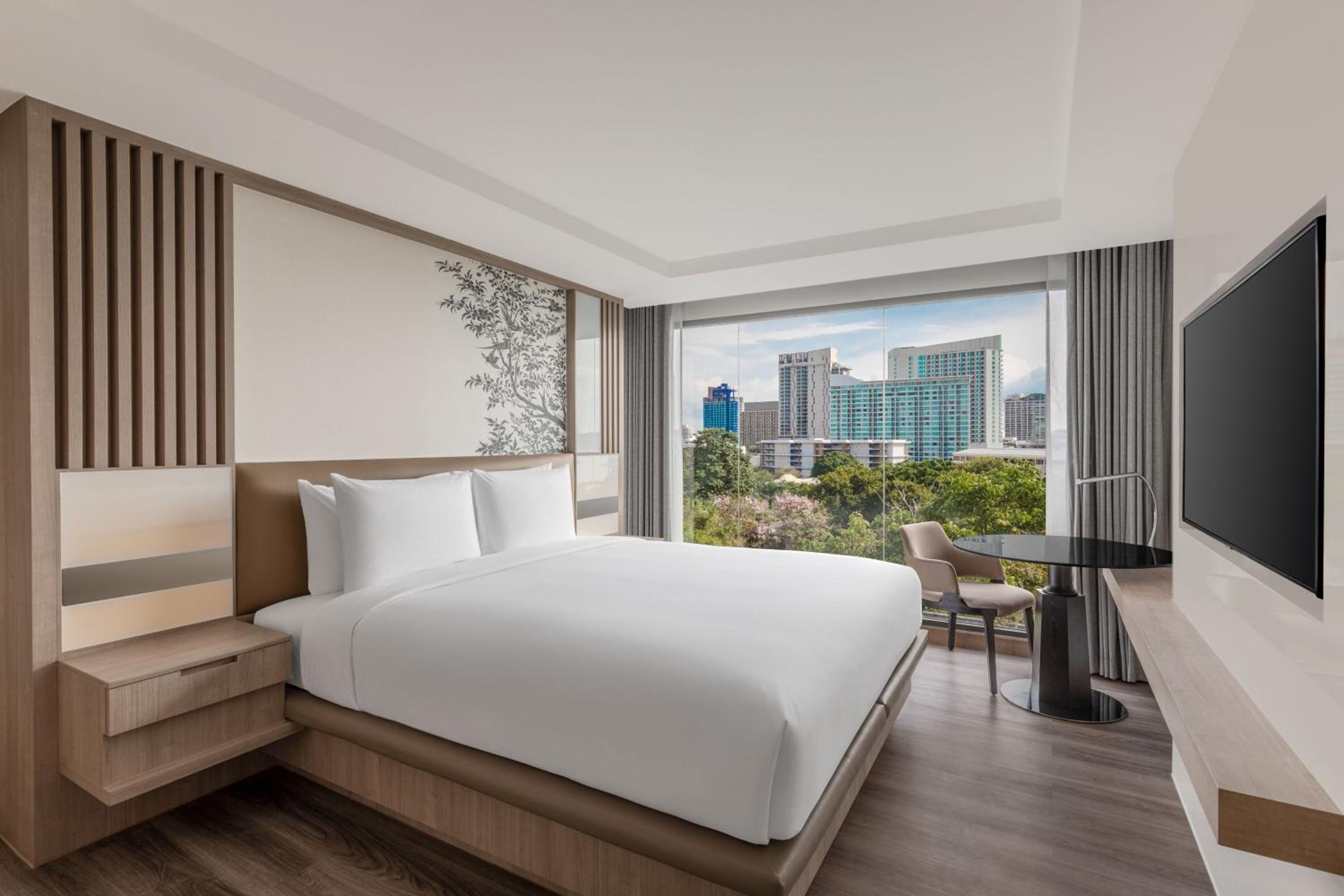 Executive King Suite with City View