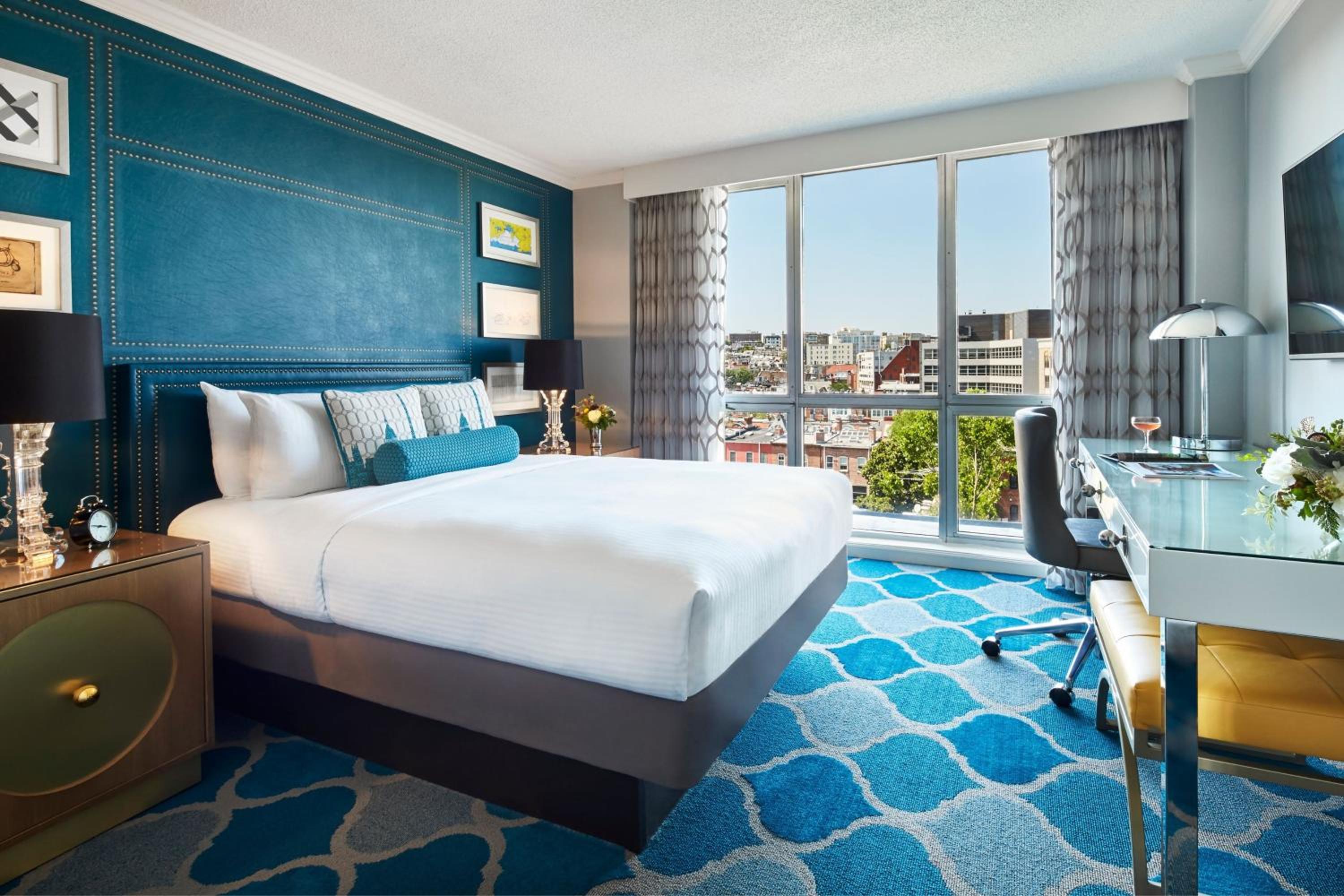Deluxe Guest Room with 1 Queen, Dupont - Photo 2
