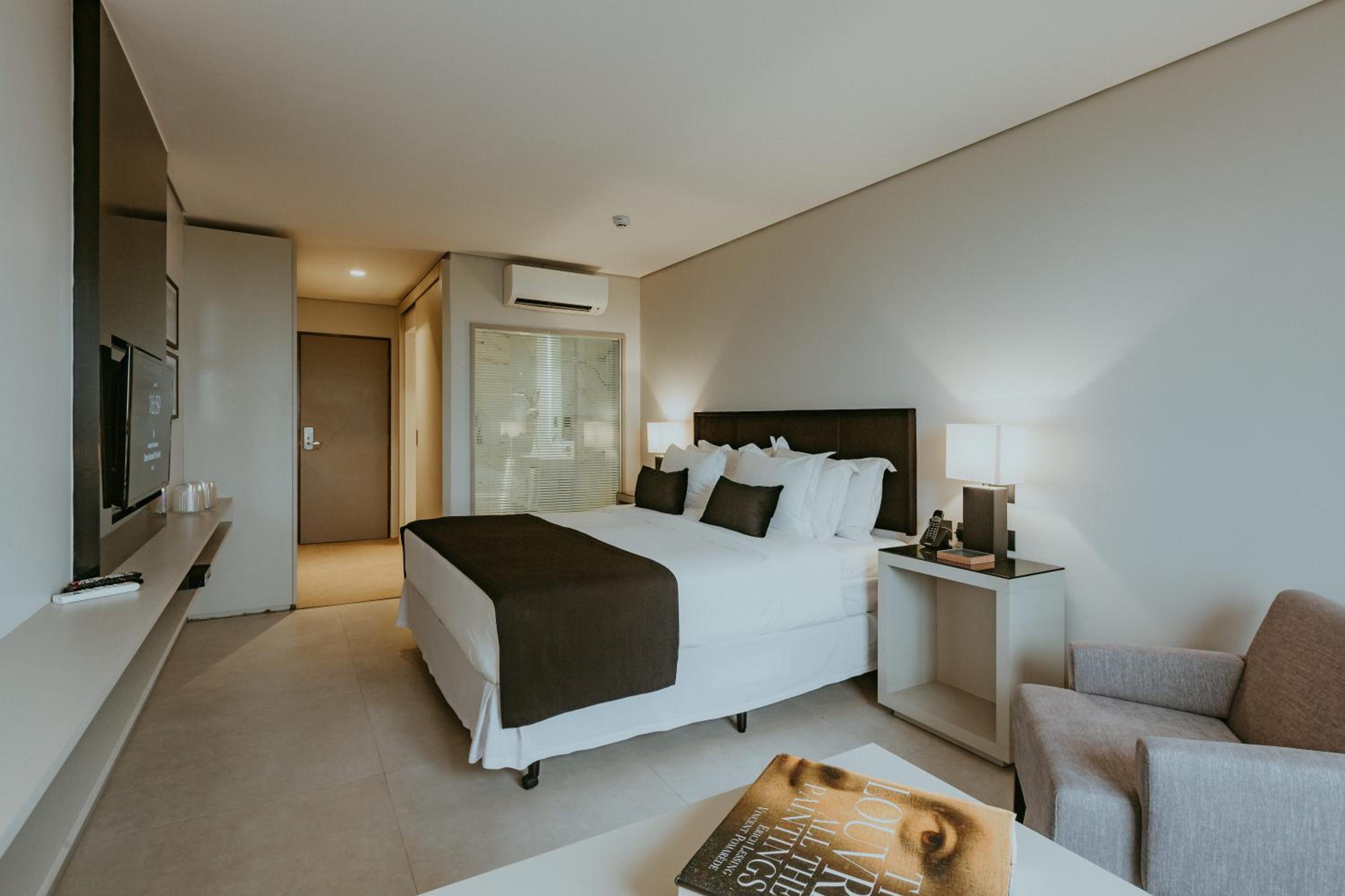 Deluxe Queen Room - Photo 3