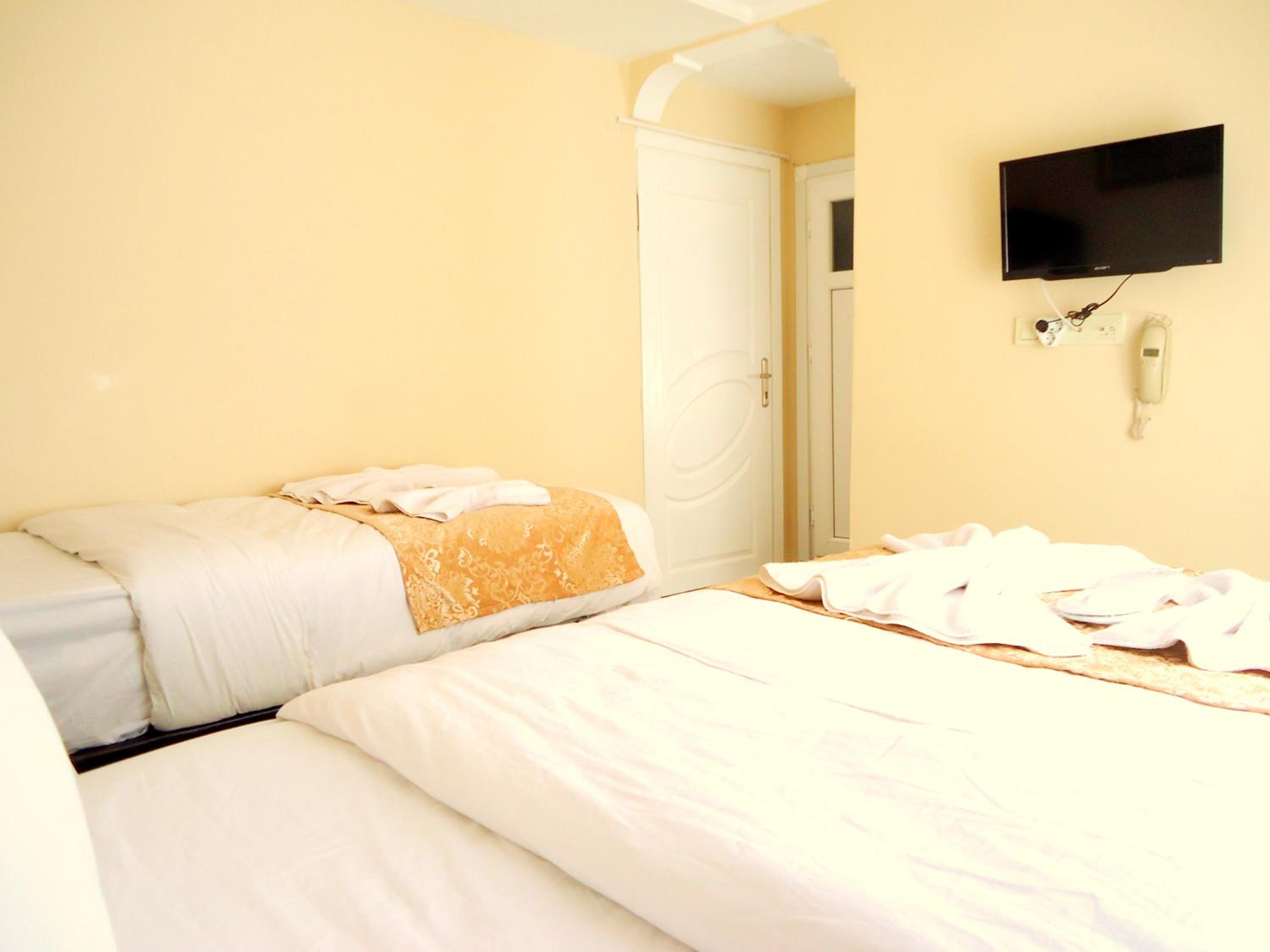 Economy Quadruple Room photo 3