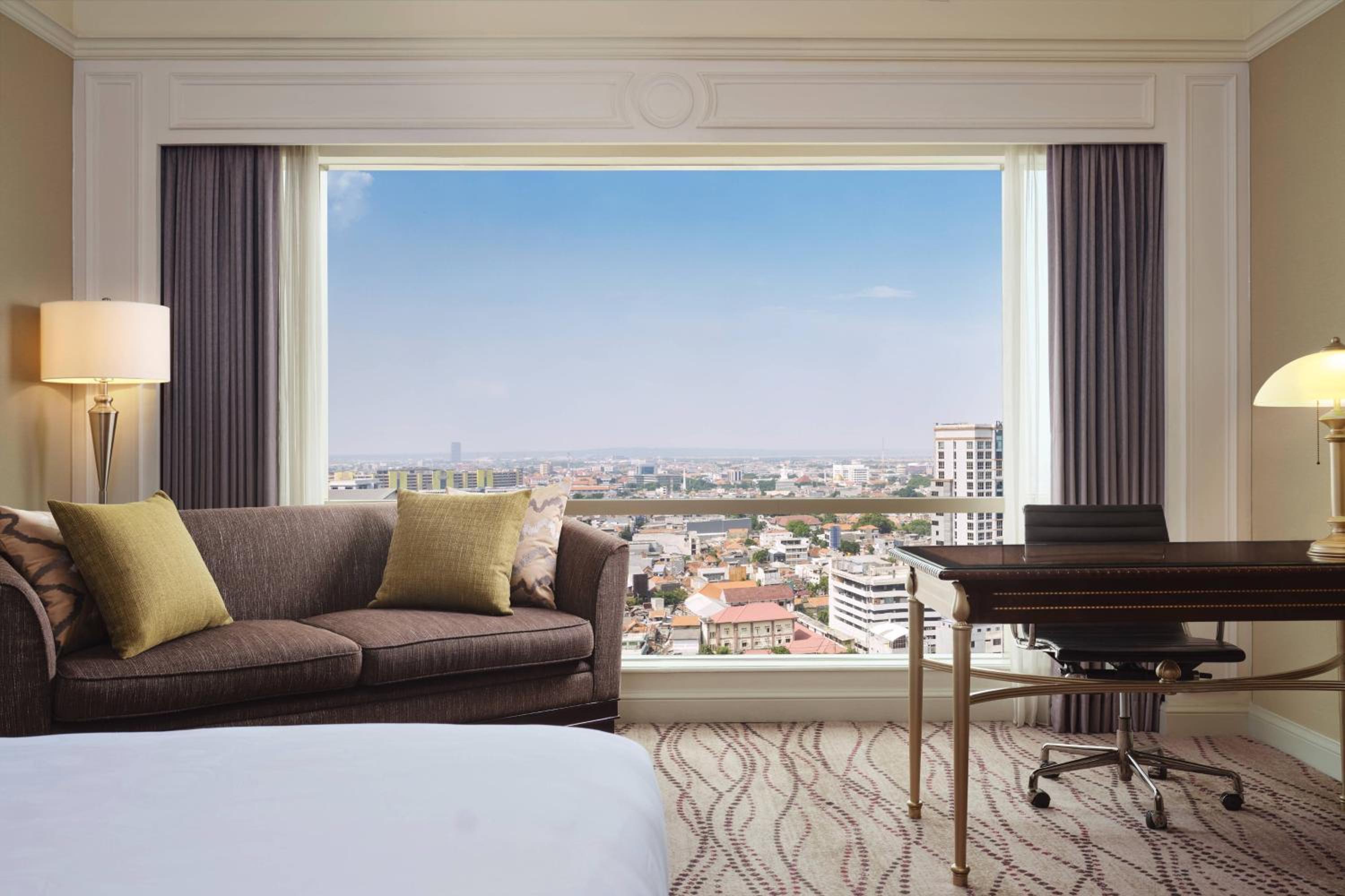 King Room with City View - Photo 4