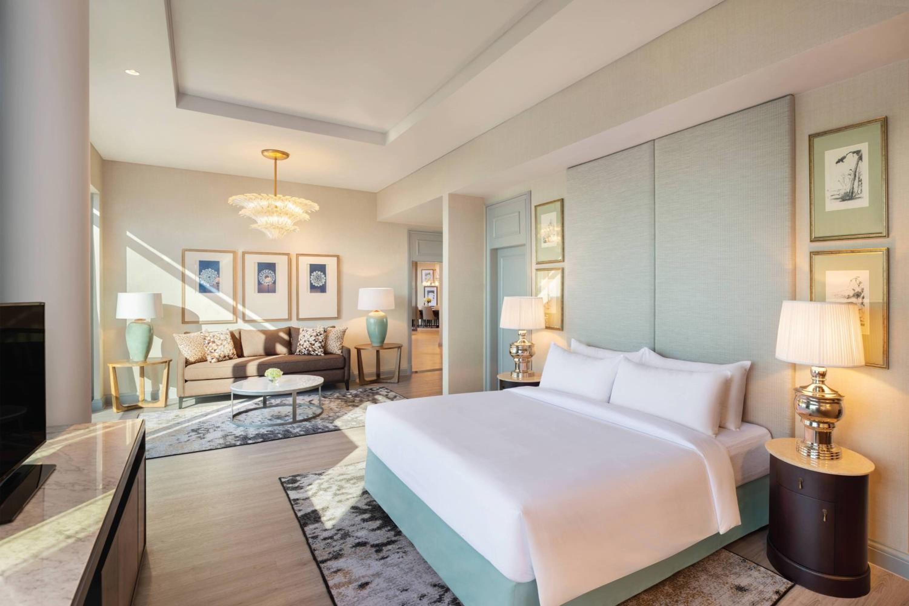 Chairman Suite, 1 King Bed; 2 Twin Bed - Photo 5