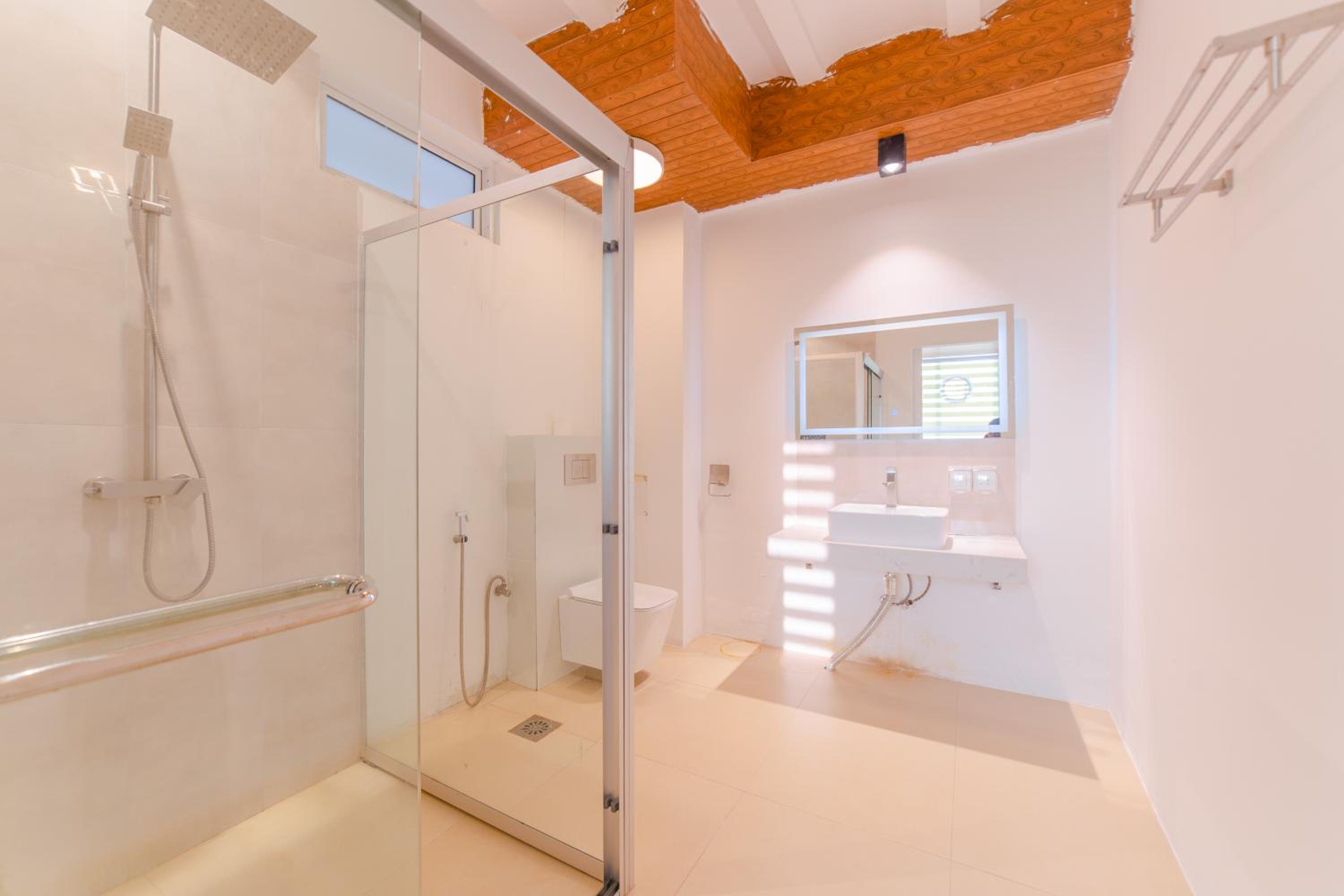 Large Double Room - Photo 7
