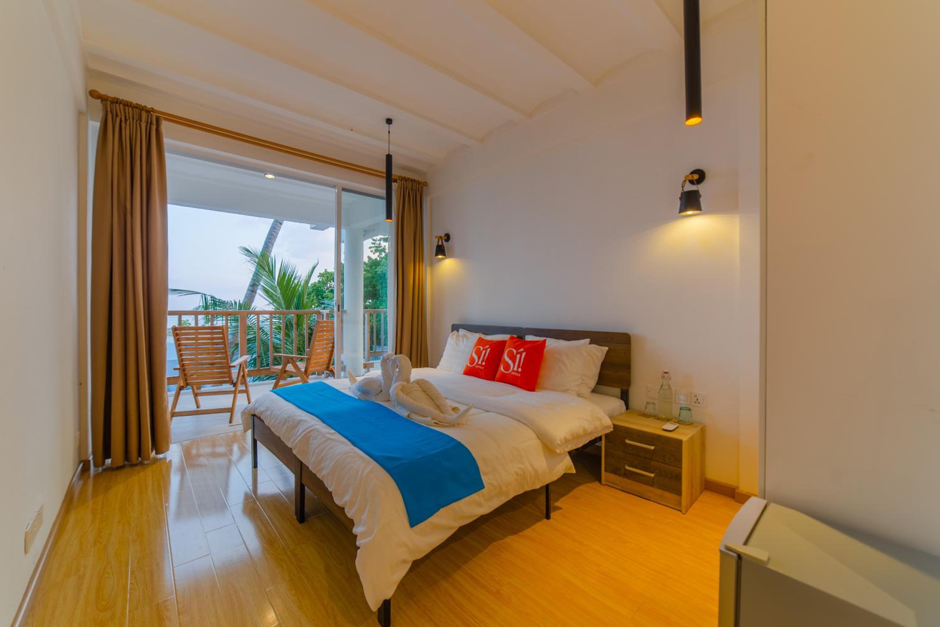 Deluxe Double Room with Sea View - Photo 1
