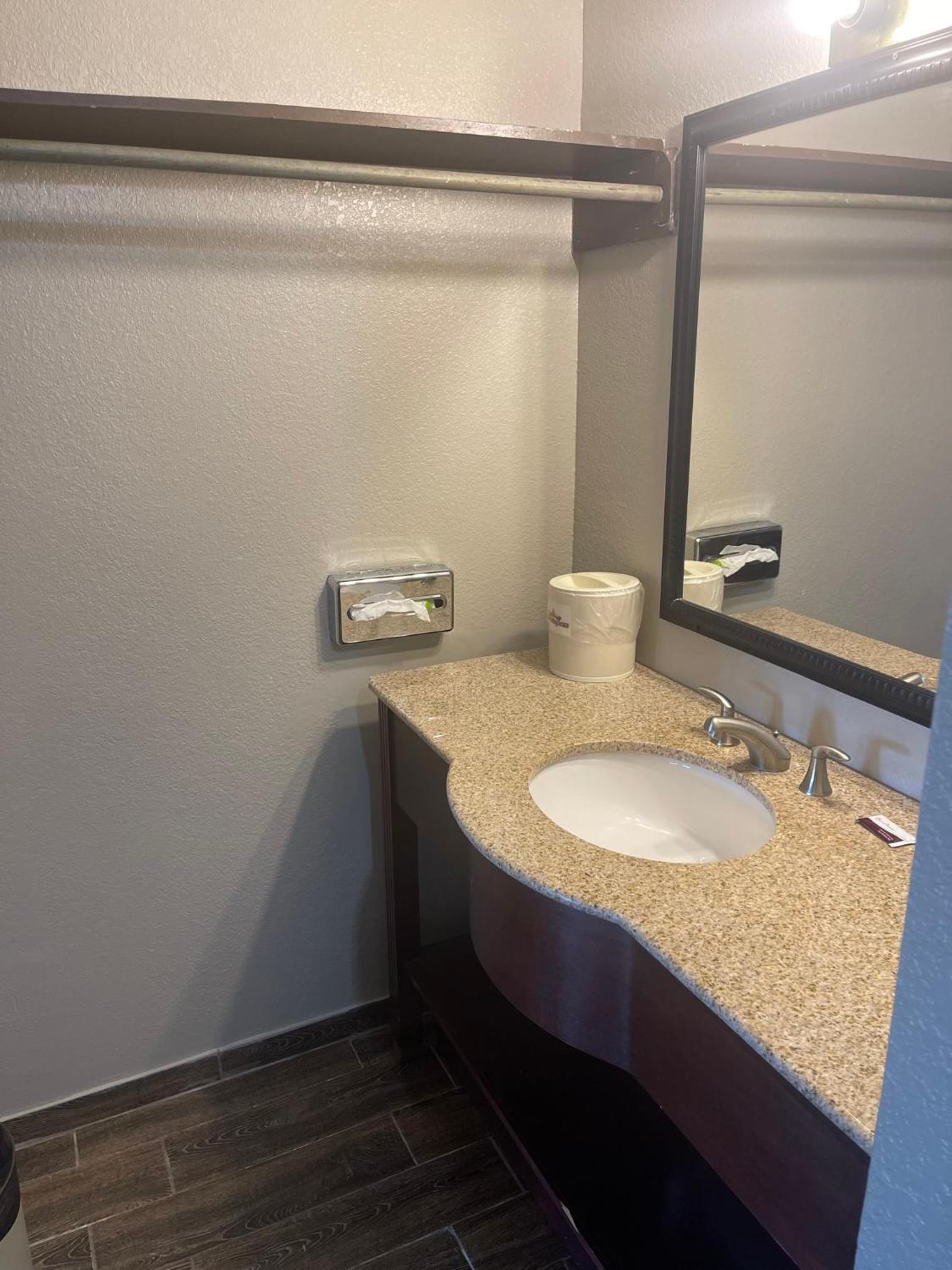 King Room - Disability Access - Photo 2