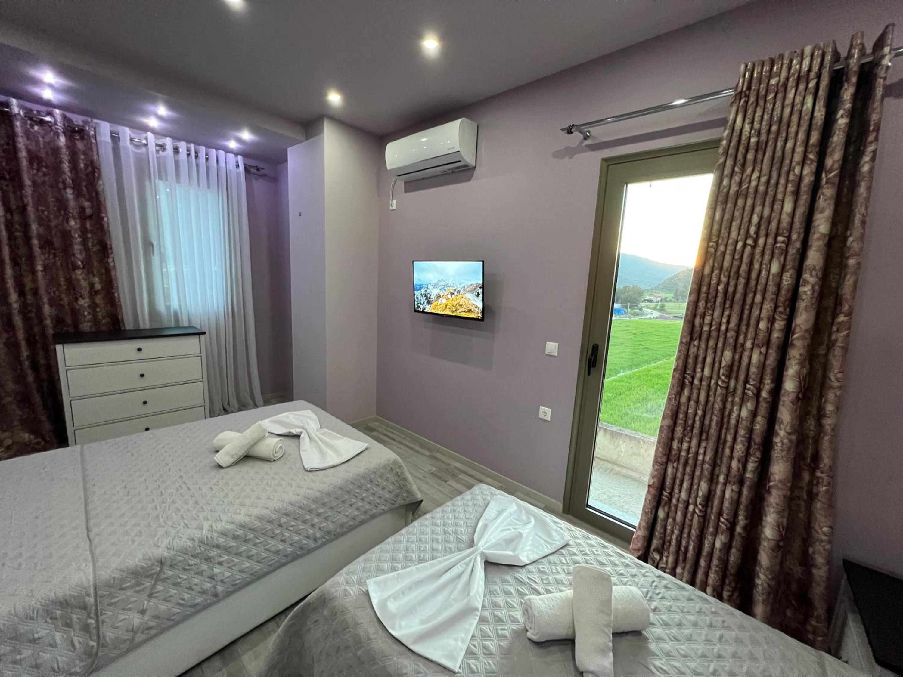 Three-Bedroom Villa photo 3