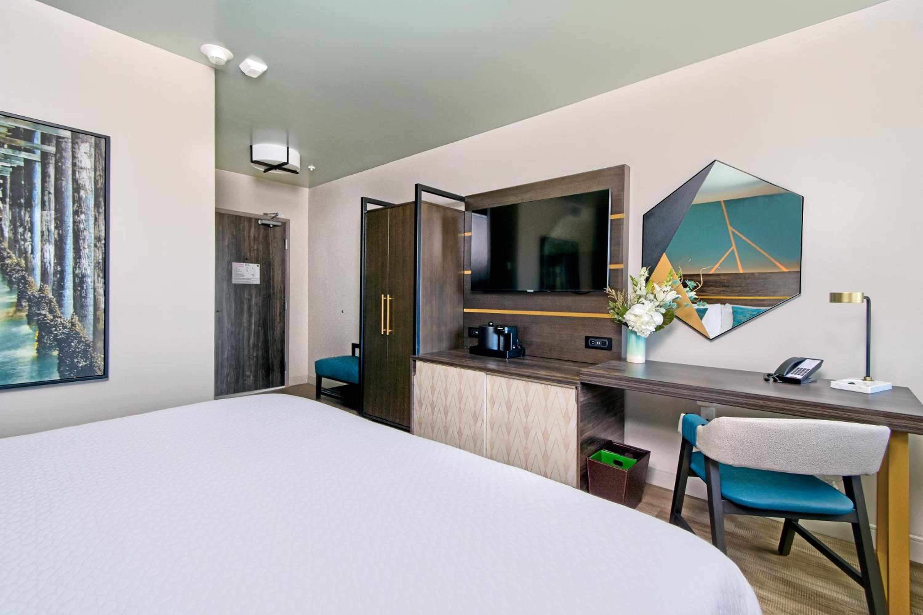 Standard King Room- Disability Access